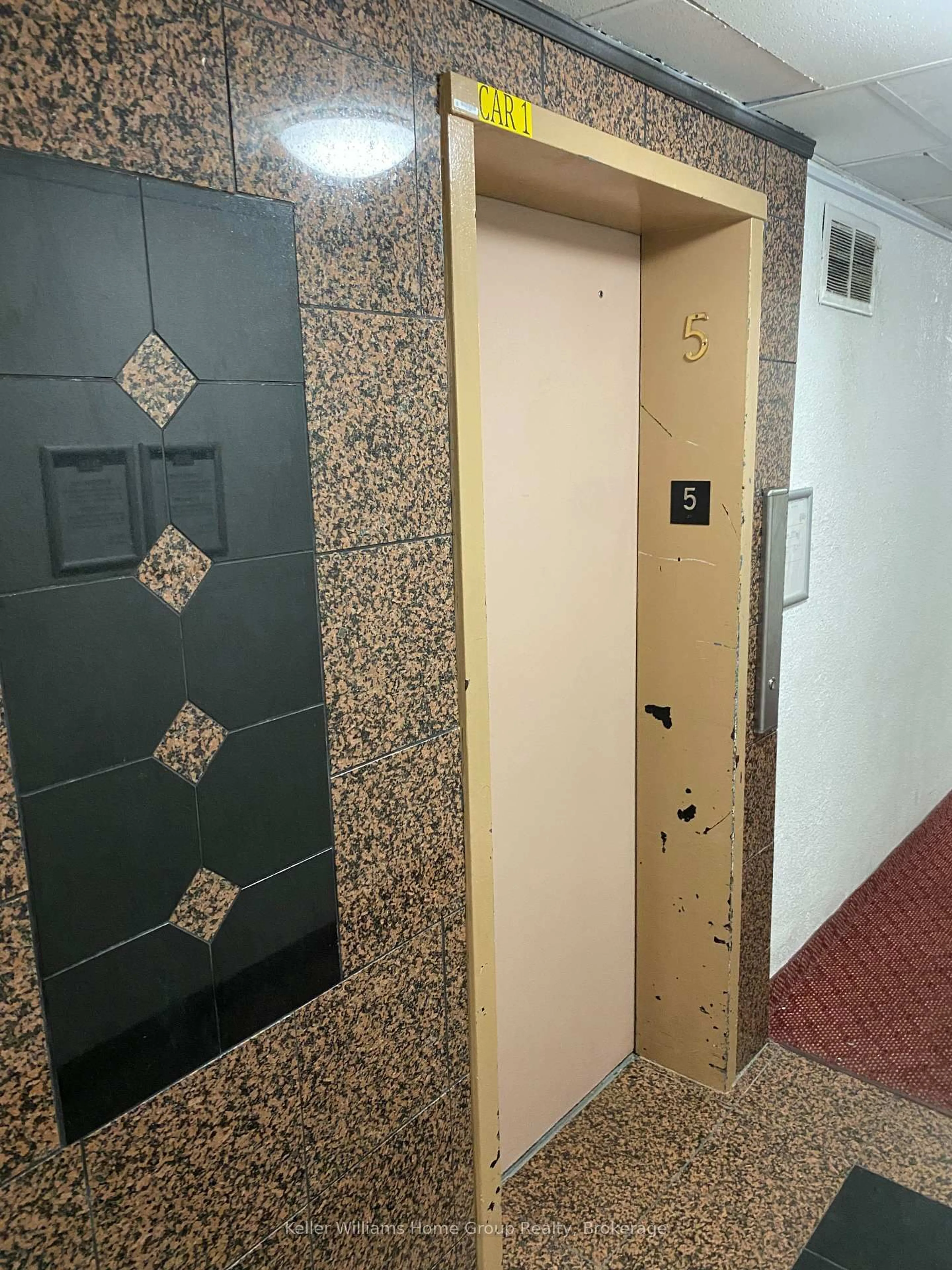 Indoor foyer for 183 Lisgar Ave #508, Tillsonburg Ontario N4G 3L5