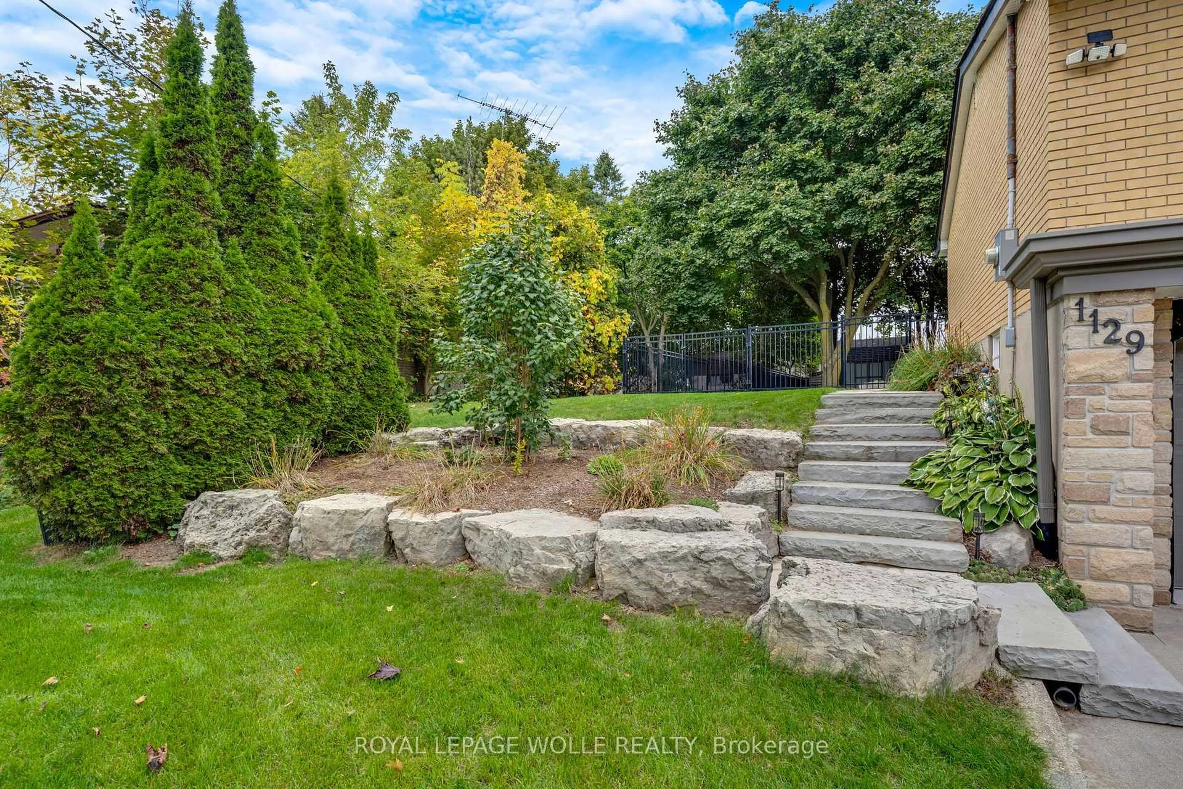 Patio, unknown for 1129 Church St, Wellesley Ontario N0B 2M0