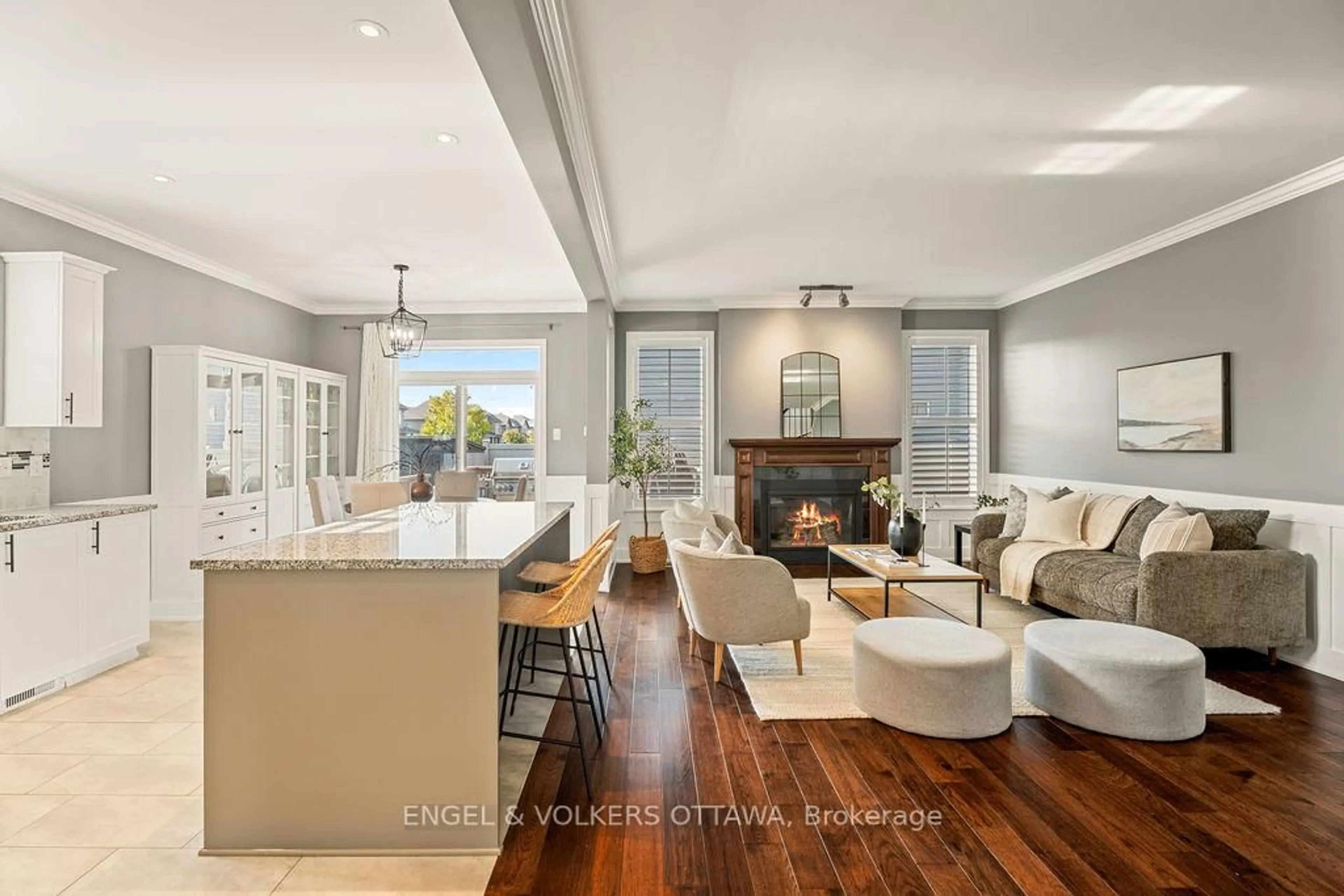 Open concept kitchen, unknown for 379 Ardmore St, Ottawa Ontario K4M 0C8