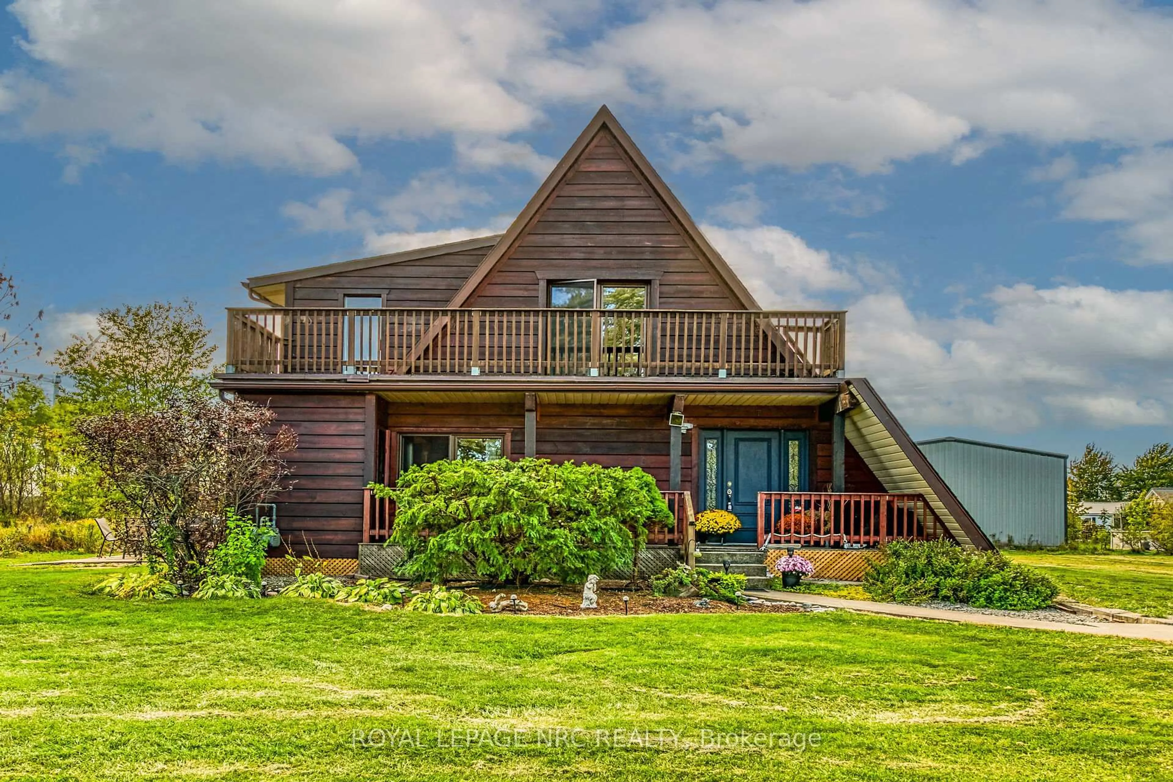 Home with vinyl exterior material, water/lake/river/ocean view for 10 Kimber Rd, Haldimand Ontario N0A 1K0