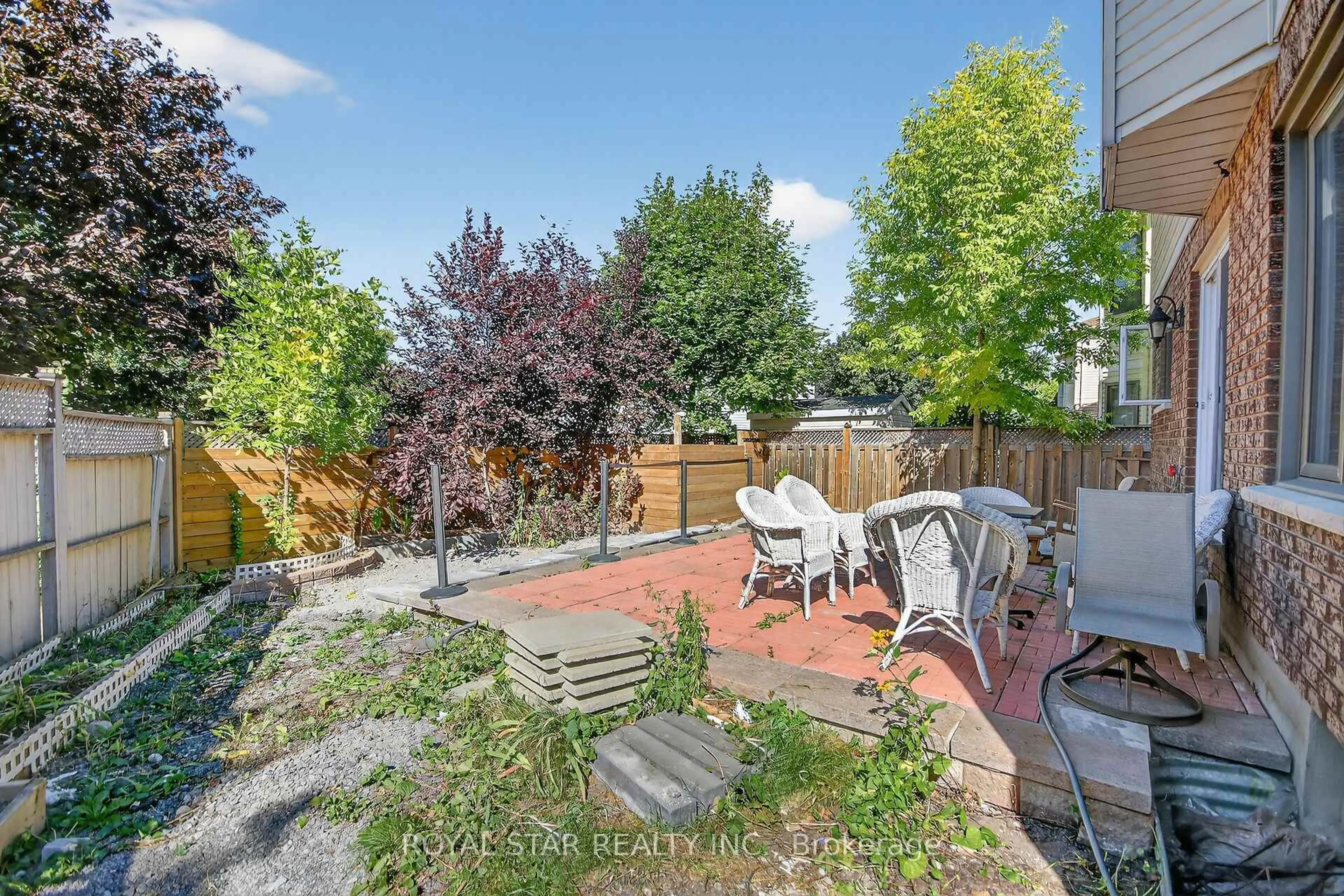 Patio, street for 5 Southland Cres, Ottawa Ontario K1G 5E5