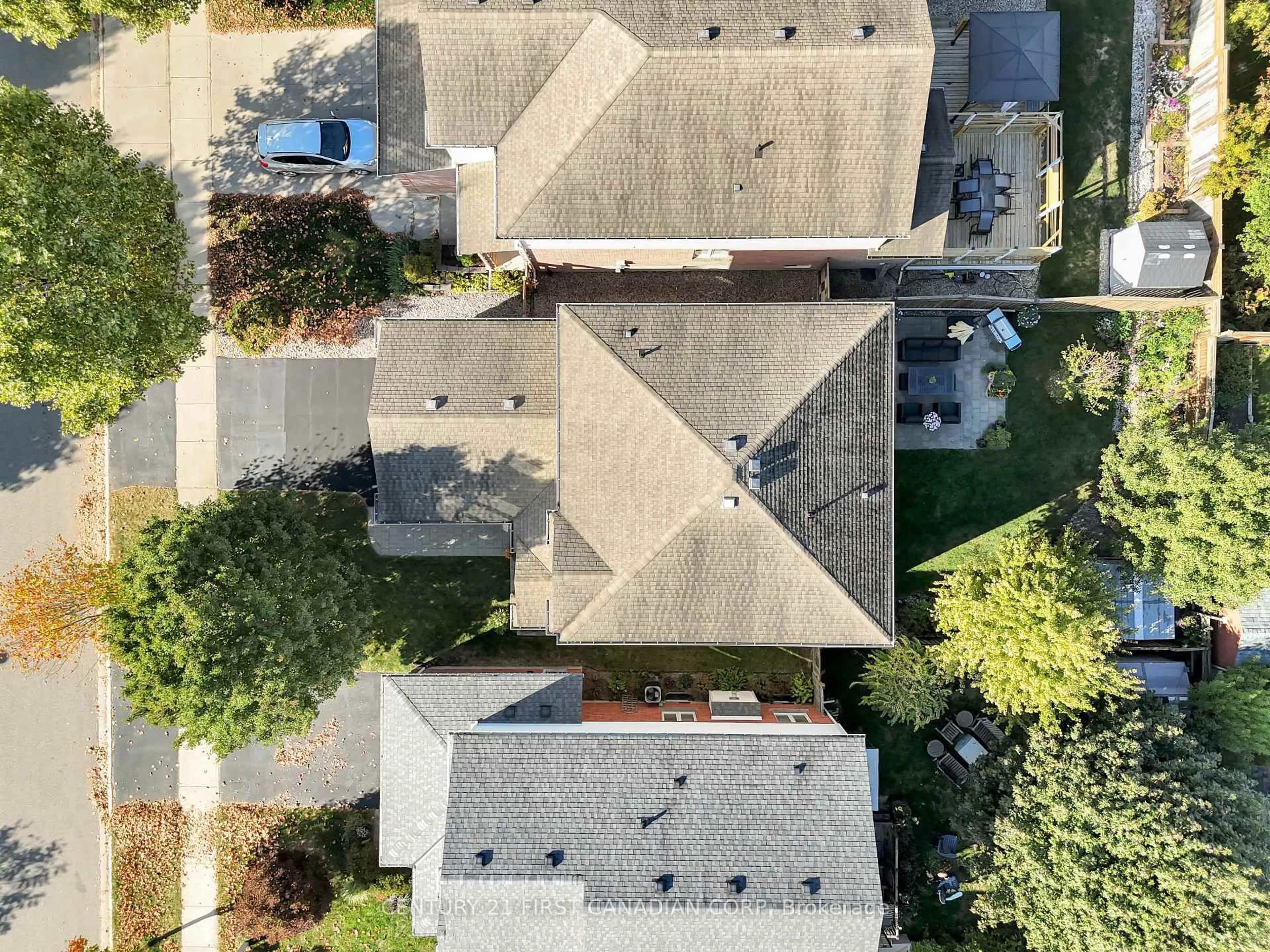 A pic from outside/outdoor area/front of a property/back of a property/a pic from drone, street for 2064 Blackwater Rd, London North Ontario N5X 4J9