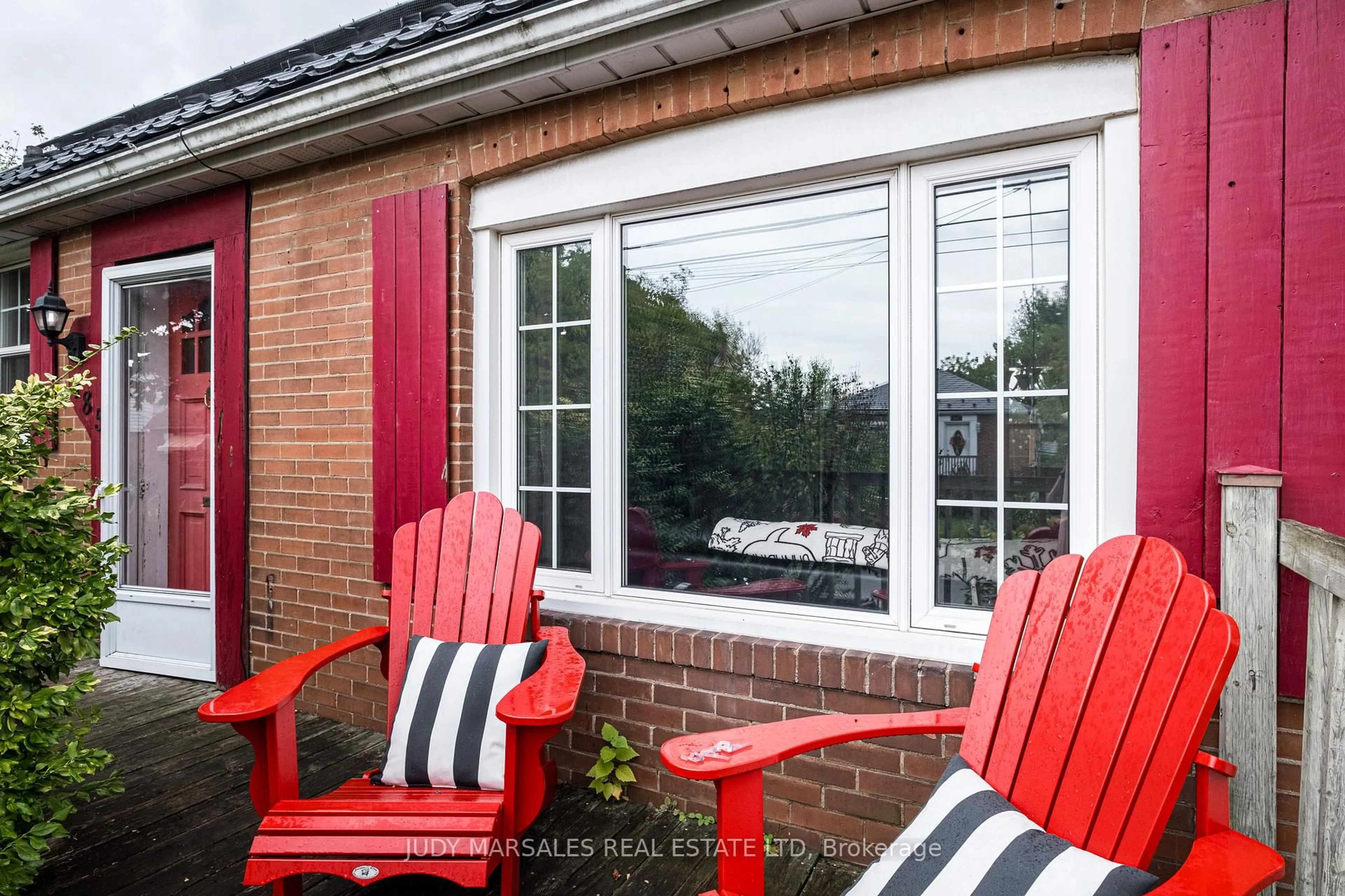 Home with brick exterior material, street for 185 East 13th St, Hamilton Ontario L9A 3Z6