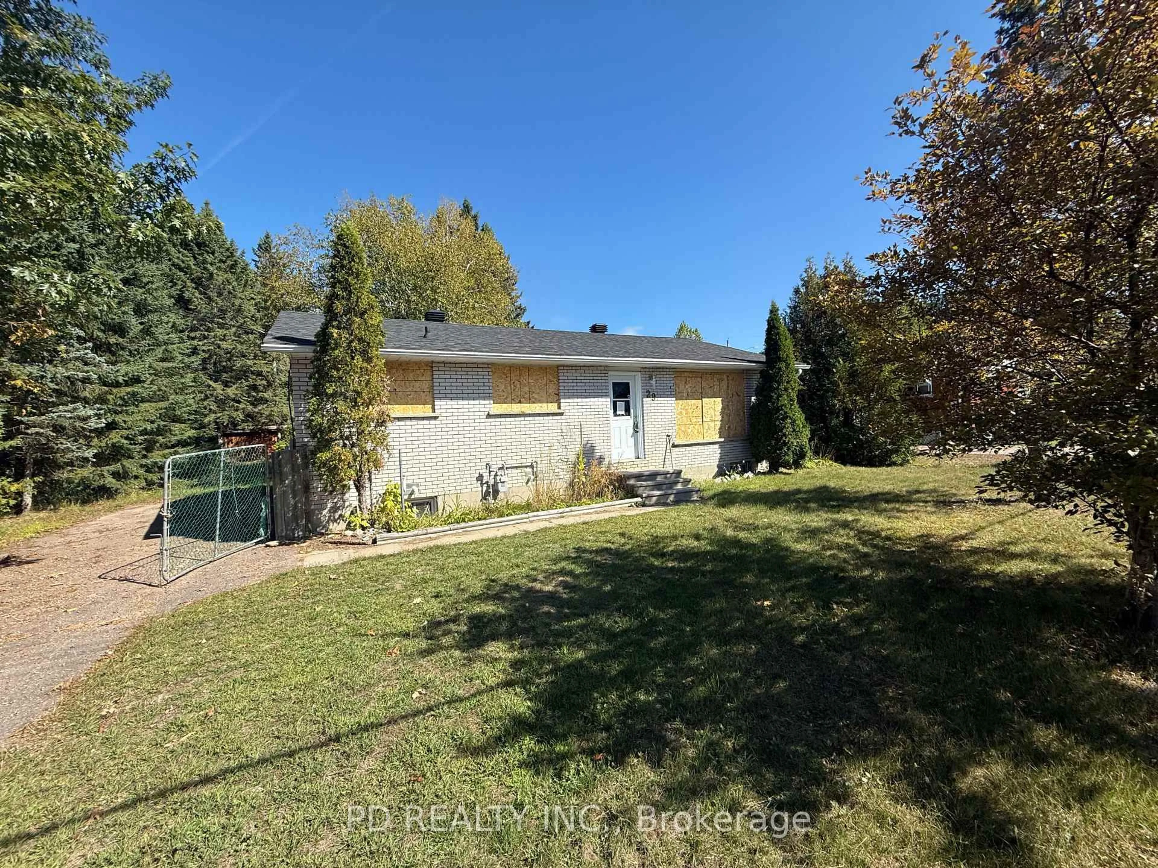 A pic from outside/outdoor area/front of a property/back of a property/a pic from drone, unknown for 29 Wilson St, Chalk River Ontario K0J 1J0