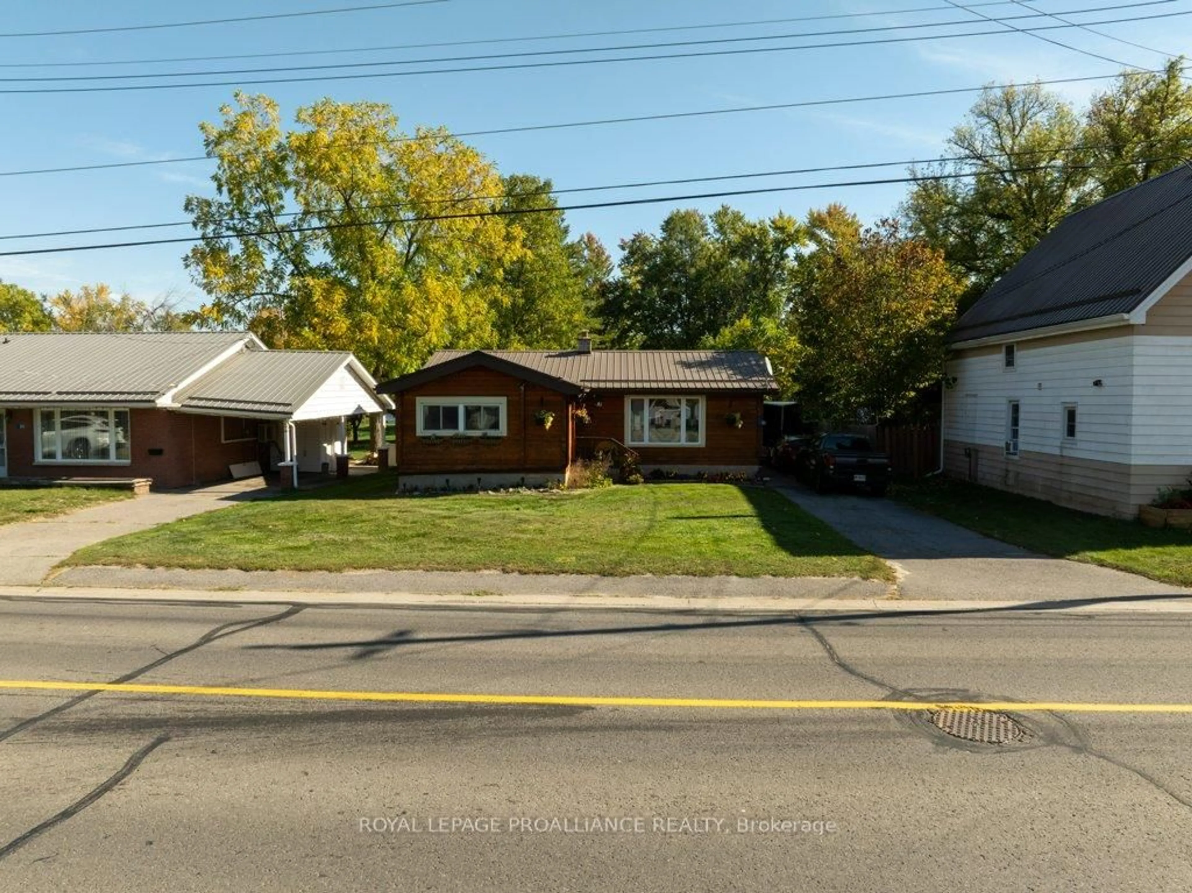 A pic from outside/outdoor area/front of a property/back of a property/a pic from drone, street for 82 North Trent St, Hastings Ontario K0K 2C0