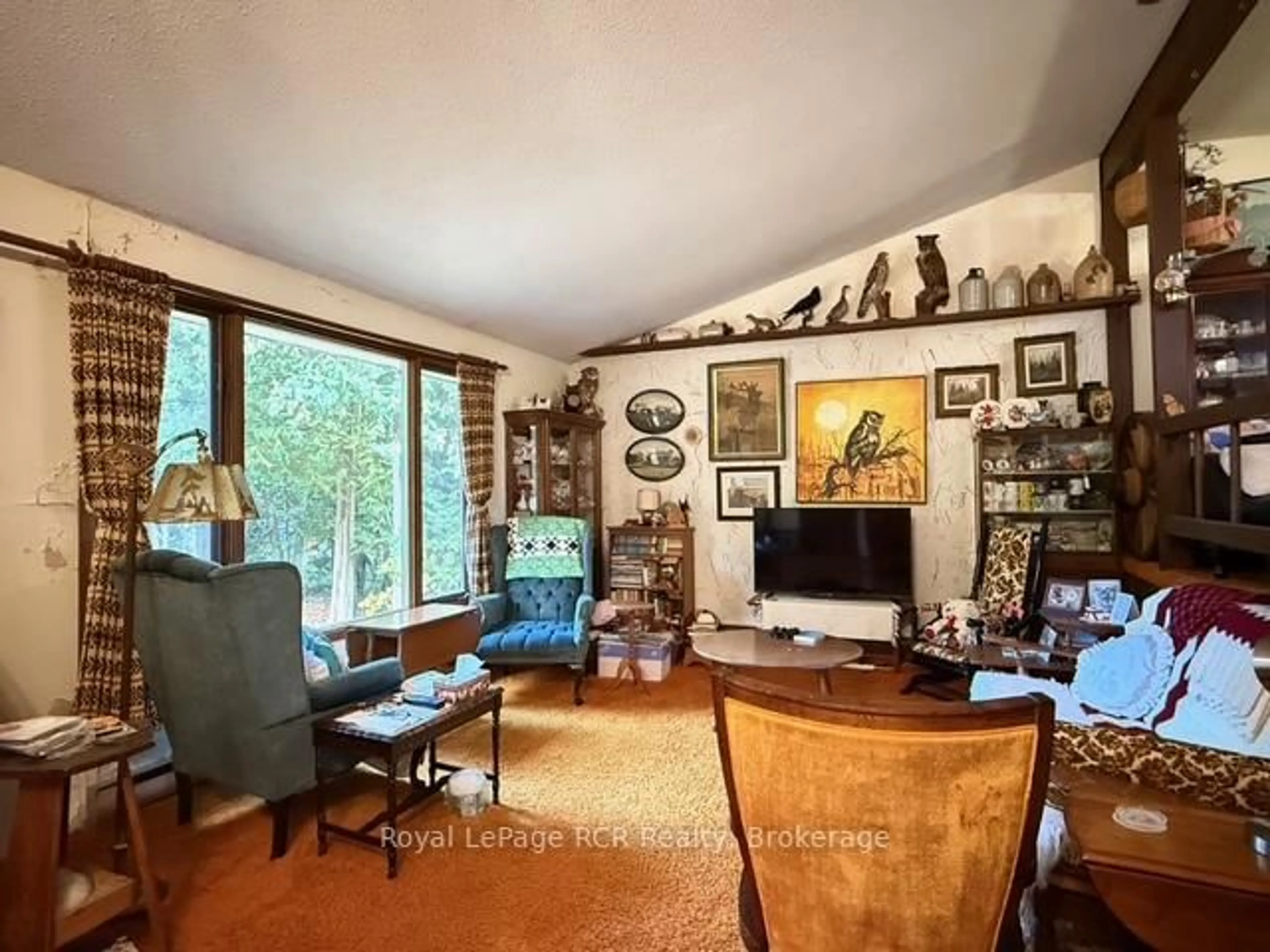 Living room with furniture, unknown for 315693 6 Highway, Chatsworth Ontario N0H 1G0