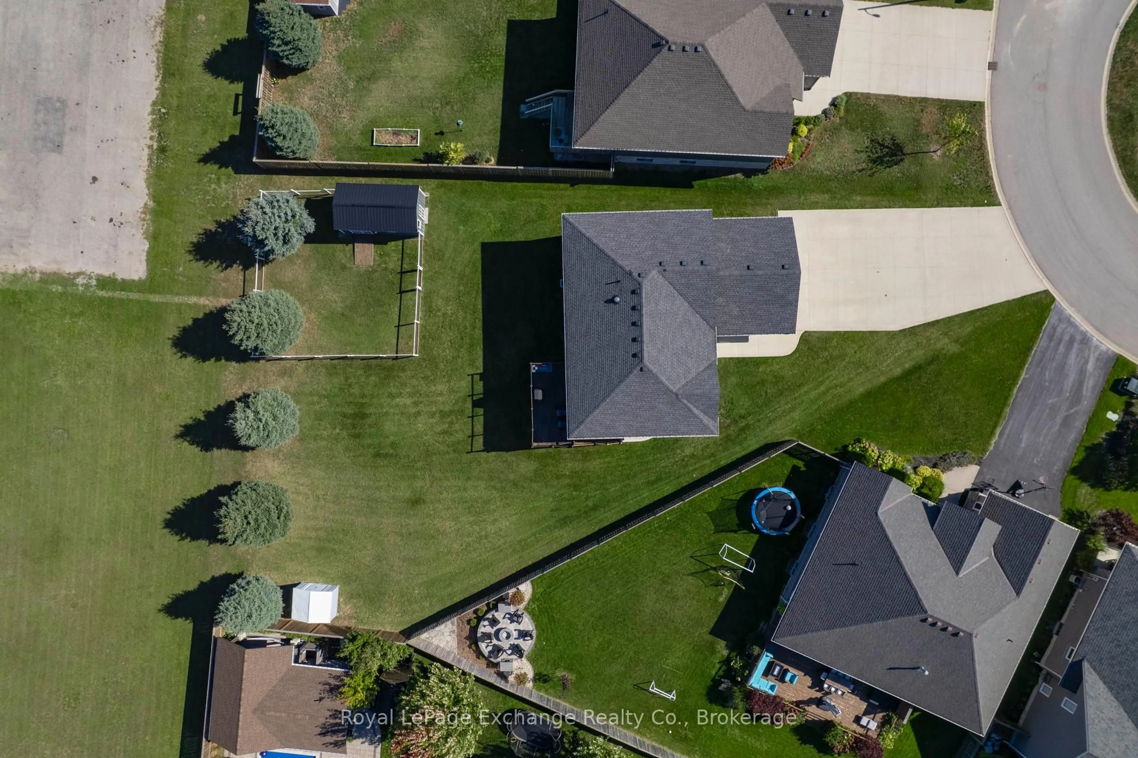 A pic from outside/outdoor area/front of a property/back of a property/a pic from drone, street for 54 Lakefield Dr, Kincardine Ontario N2Z 0C9
