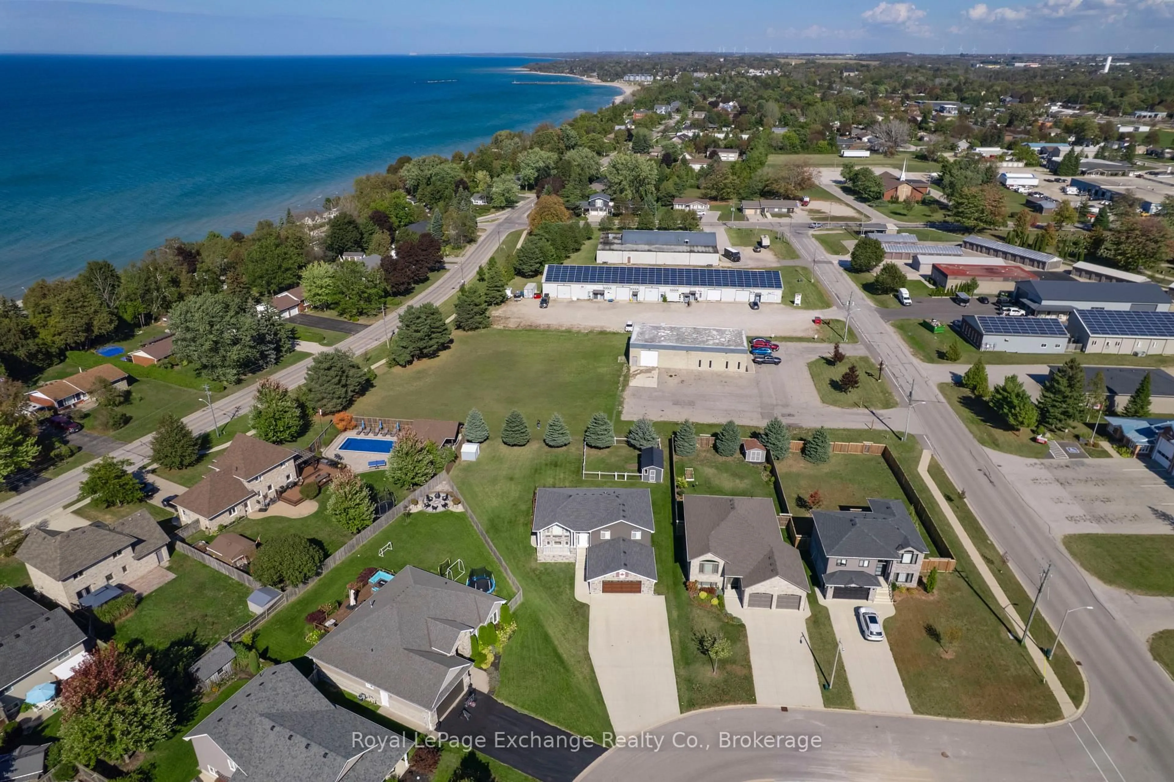 A pic from outside/outdoor area/front of a property/back of a property/a pic from drone, street for 54 Lakefield Dr, Kincardine Ontario N2Z 0C9