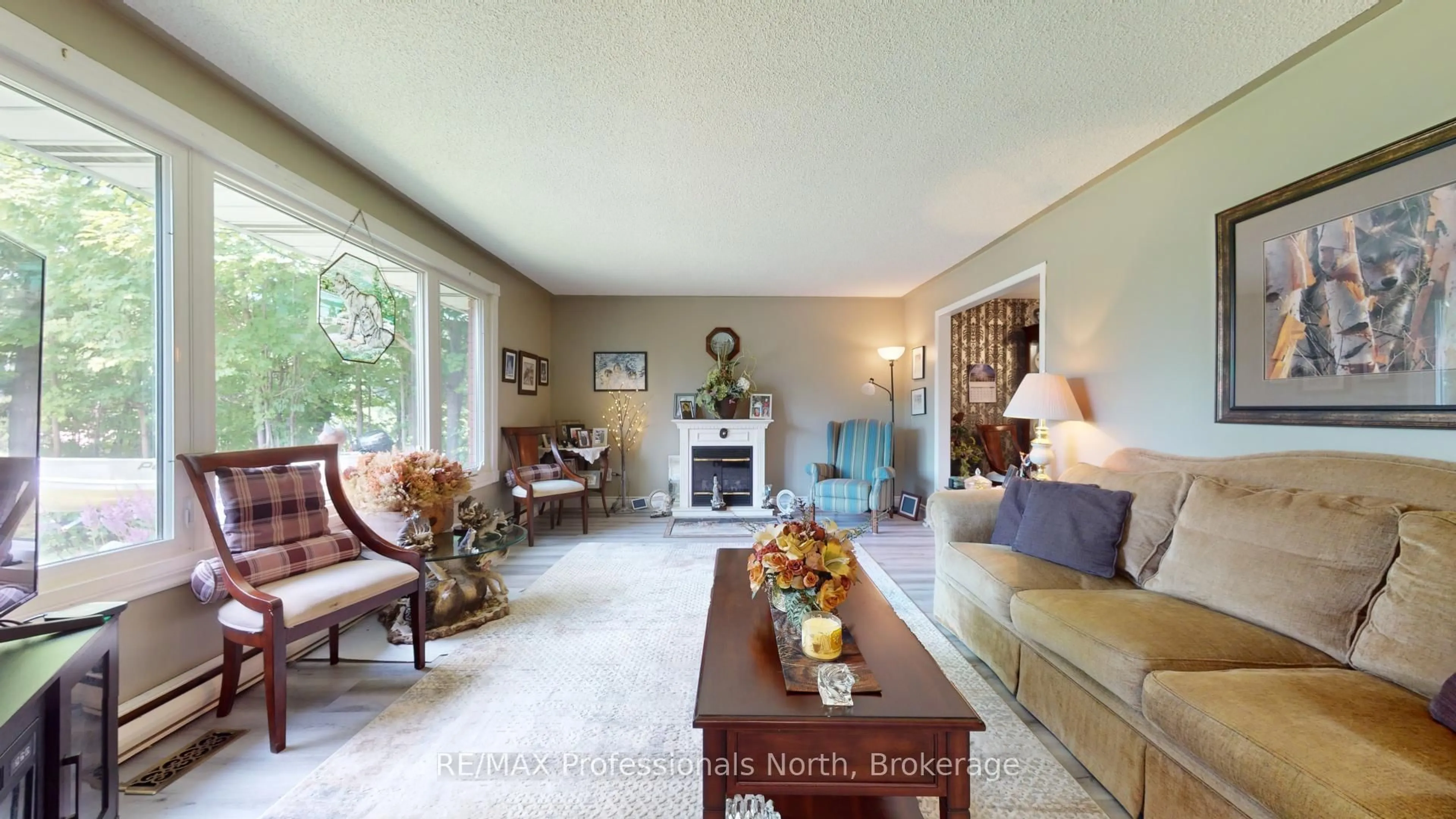 Living room with furniture, ceramic/tile floor for 3 Oak St, Bancroft Ontario K0L 1C0