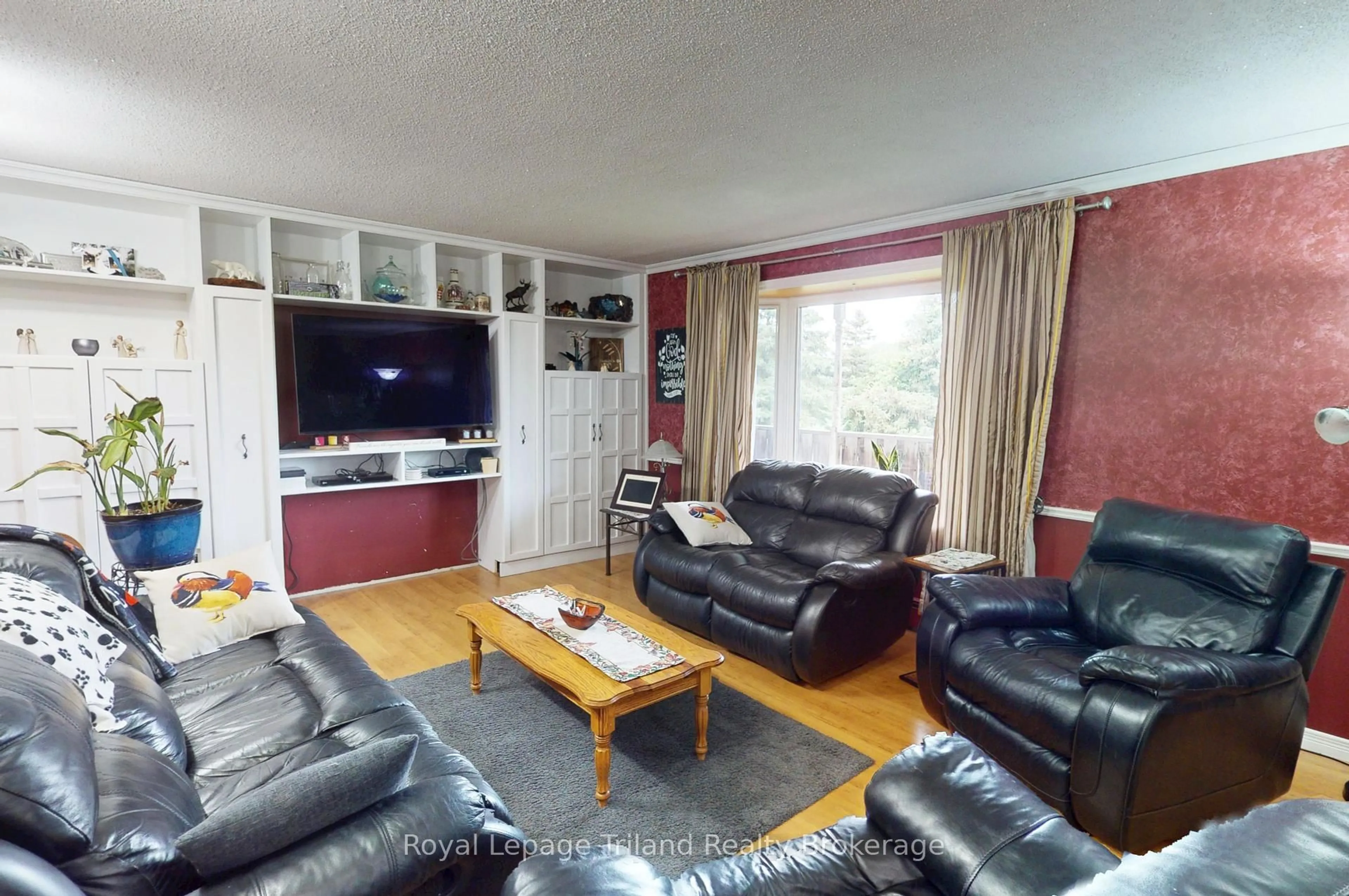 Living room with furniture, unknown for 714653 Middletown Line, Norwich Ontario N4S 7W3