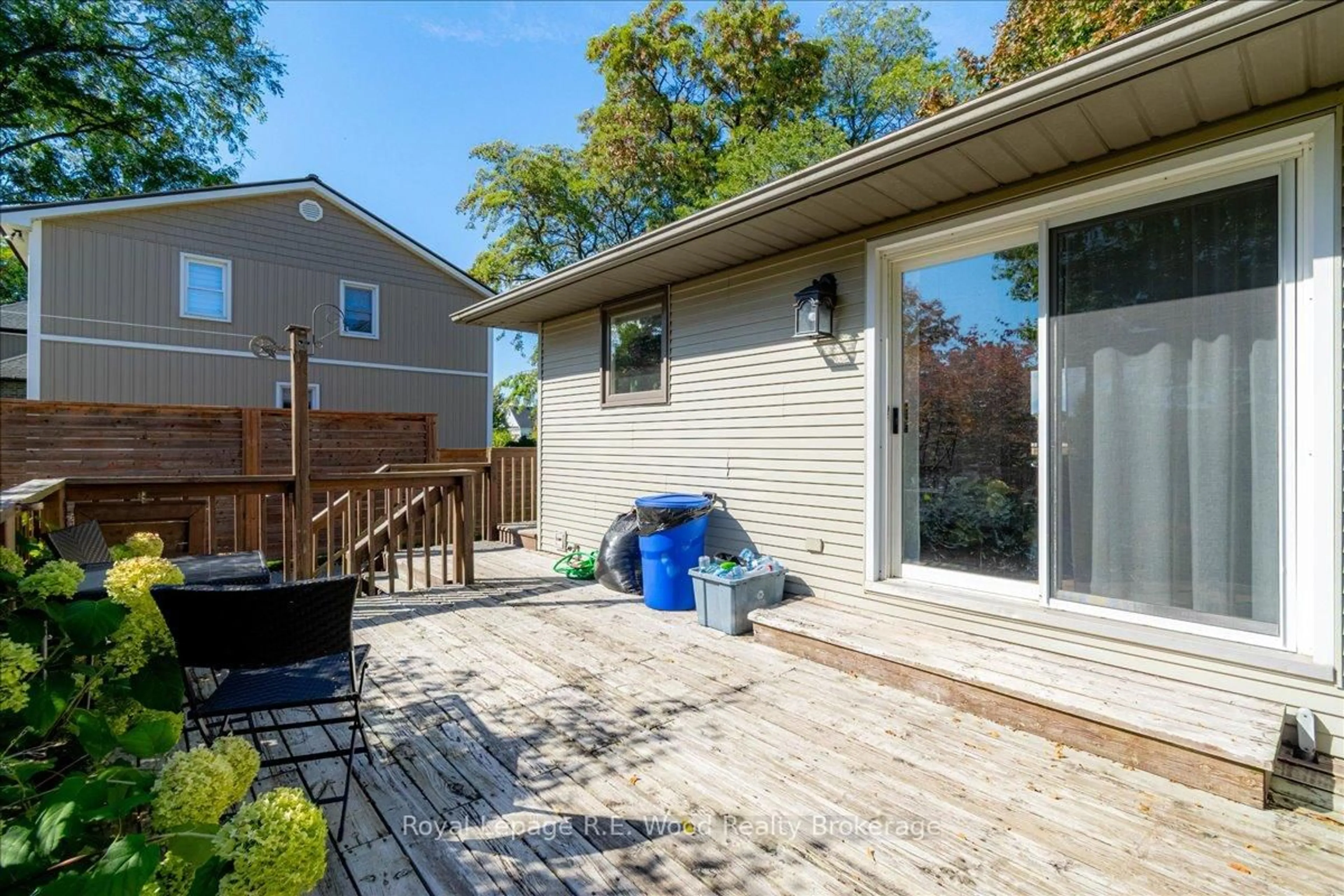 Patio, street for 71 North St, Norwich Ontario N0J 1R0