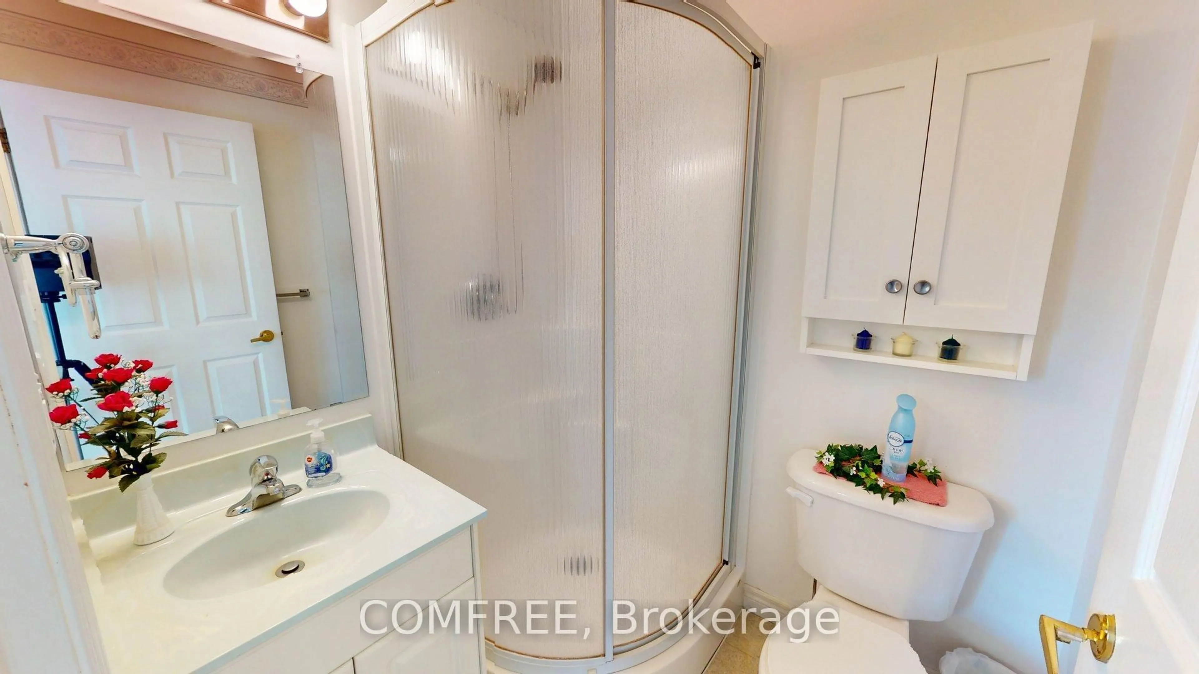 Standard bathroom, ceramic/tile floor for 12 Pond View Dr #12, Wellesley Ontario N0B 2T0
