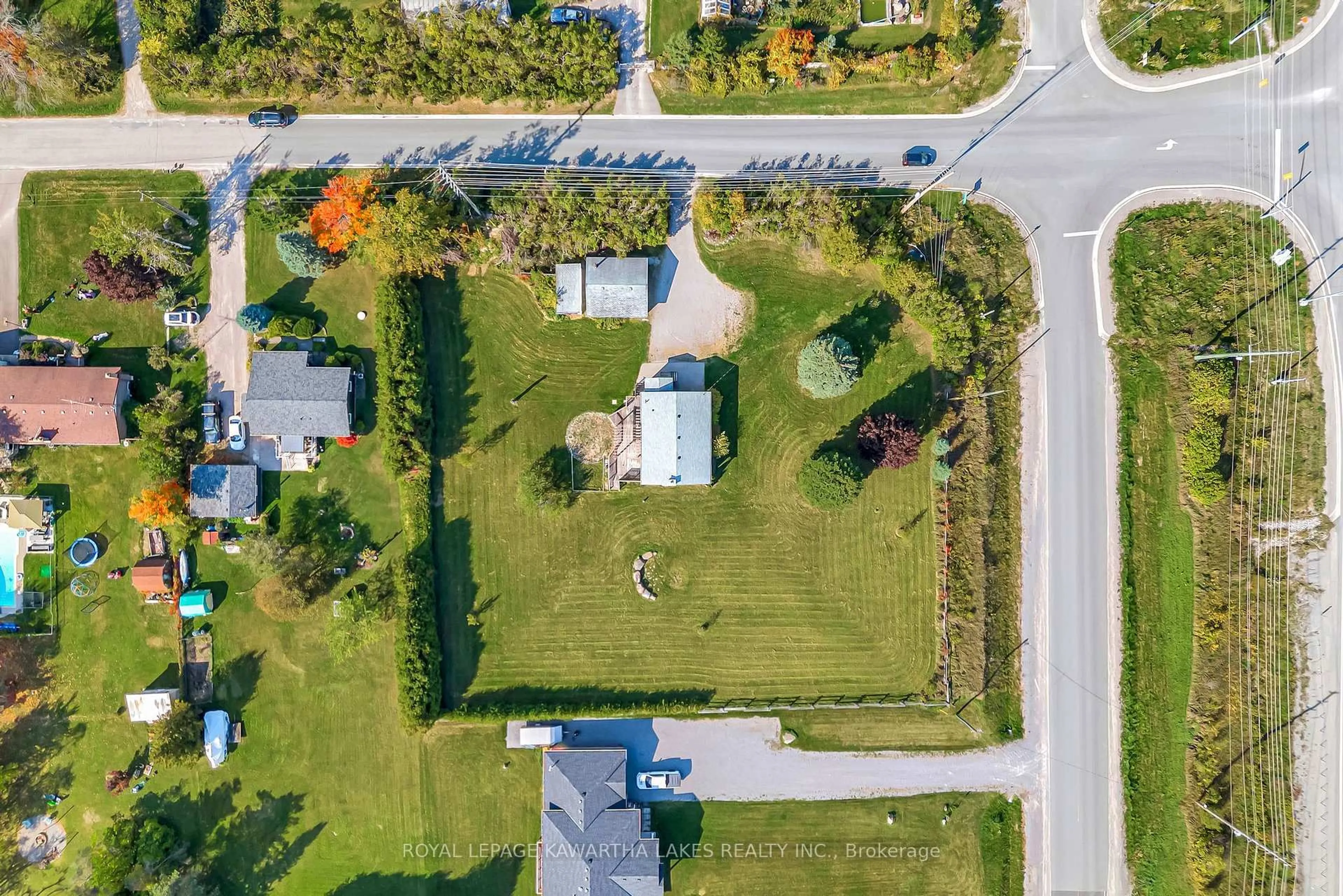 A pic from outside/outdoor area/front of a property/back of a property/a pic from drone, street for 1240 Meadowview Rd, Kawartha Lakes Ontario K0L 2W0