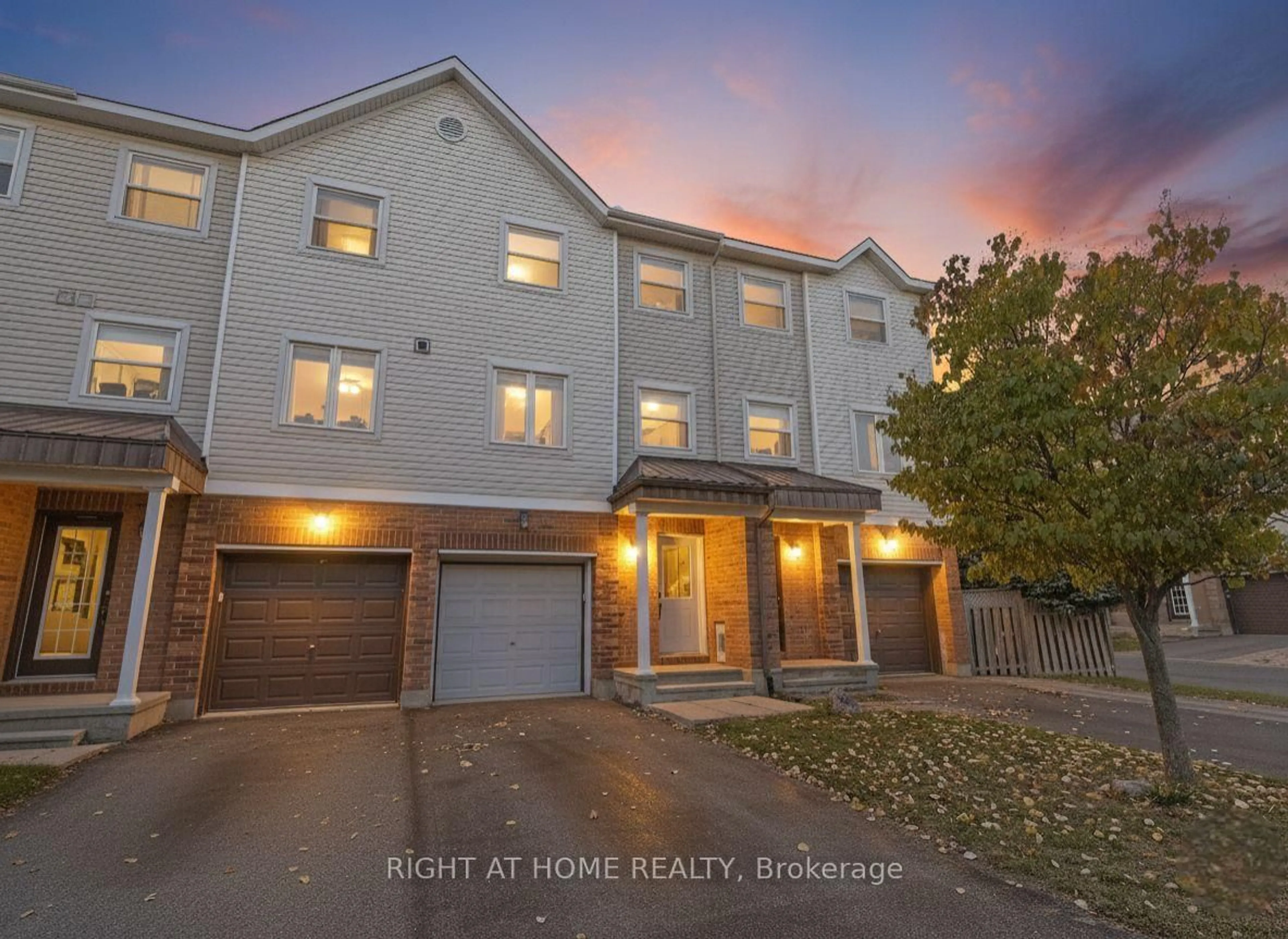 A pic from outside/outdoor area/front of a property/back of a property/a pic from drone, street for 773 Cobble Hill Dr, Ottawa Ontario K2J 0C3