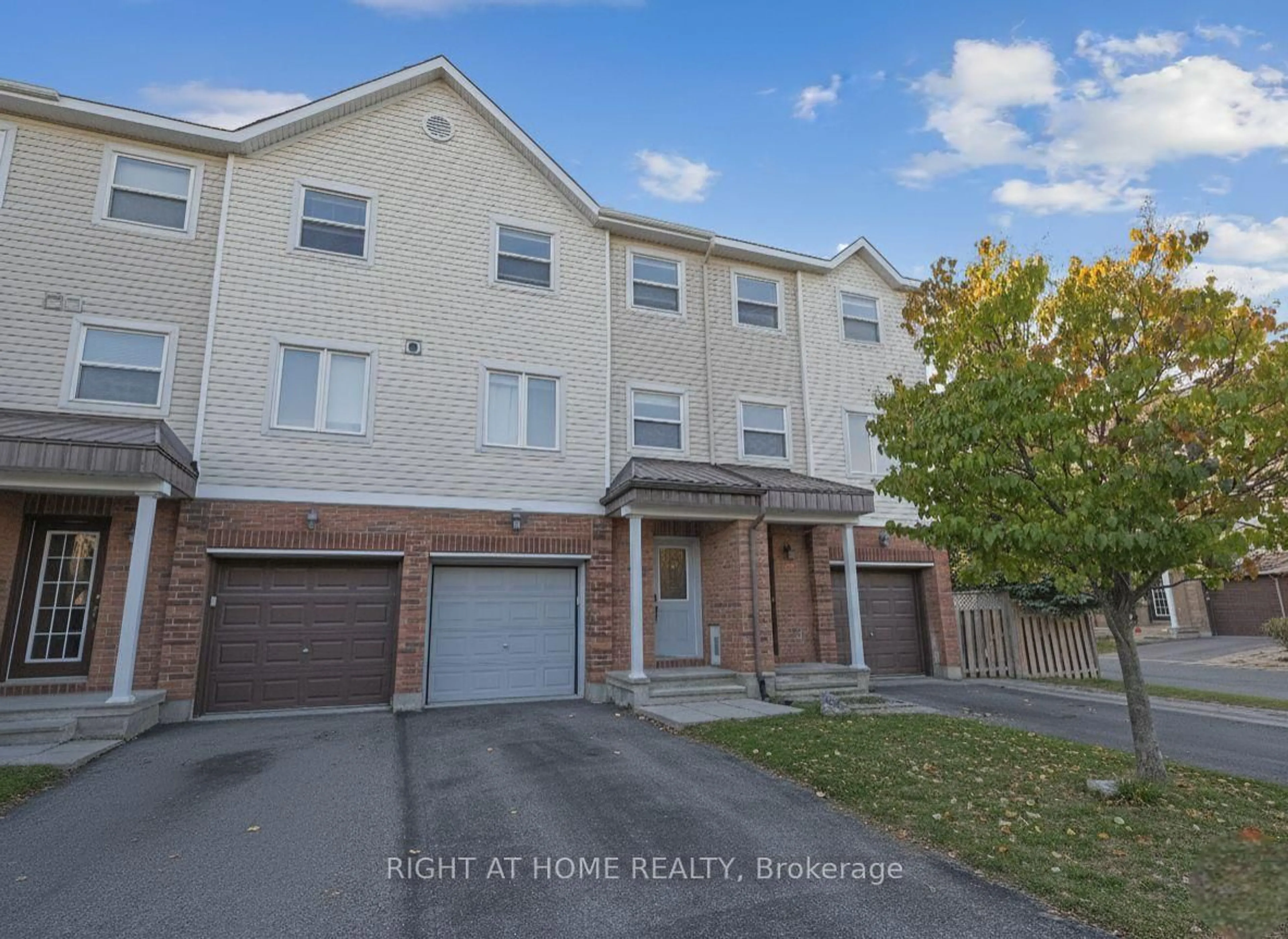 A pic from outside/outdoor area/front of a property/back of a property/a pic from drone, street for 773 Cobble Hill Dr, Ottawa Ontario K2J 0C3