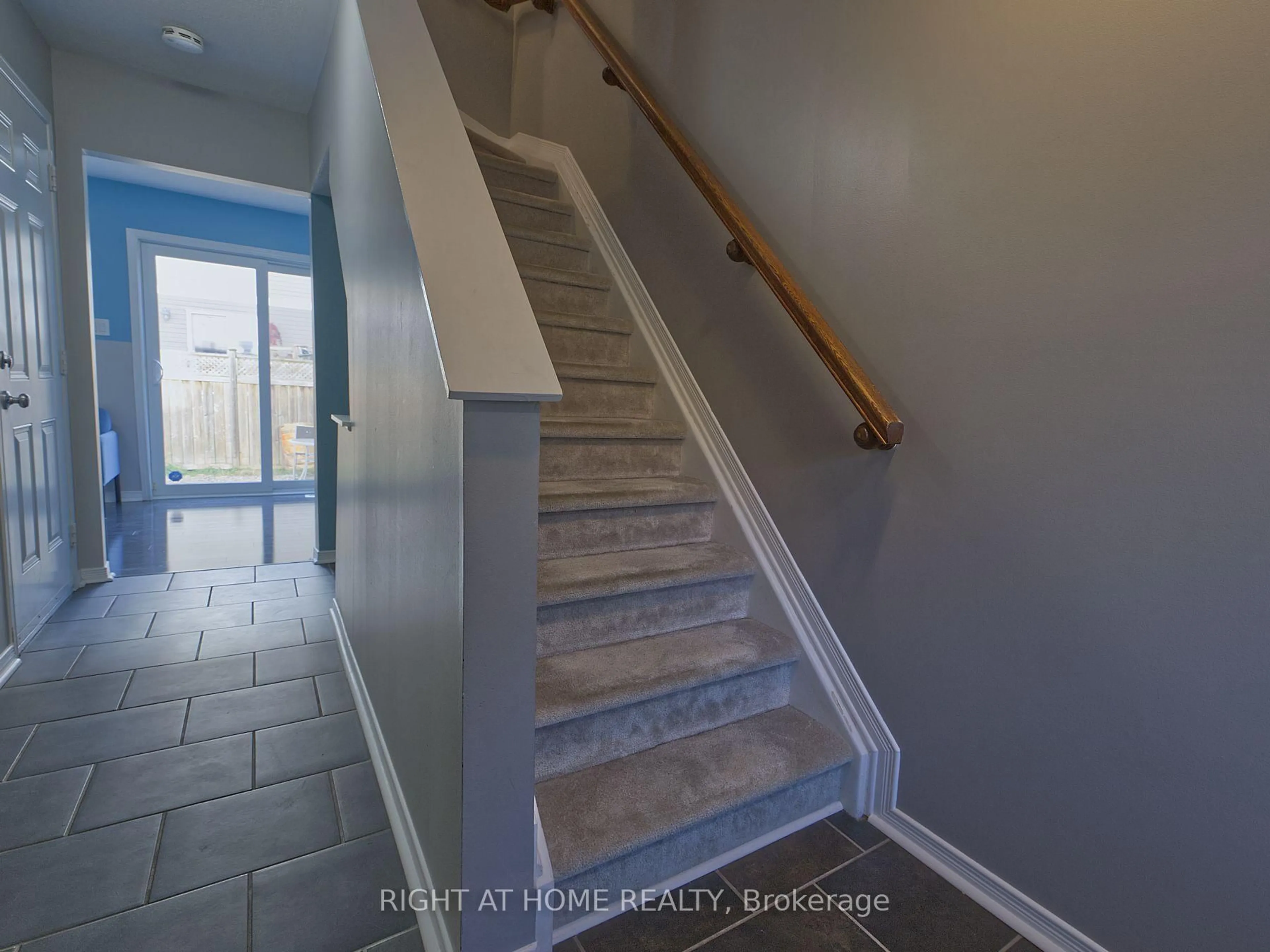 Stairs for 773 Cobble Hill Dr, Ottawa Ontario K2J 0C3