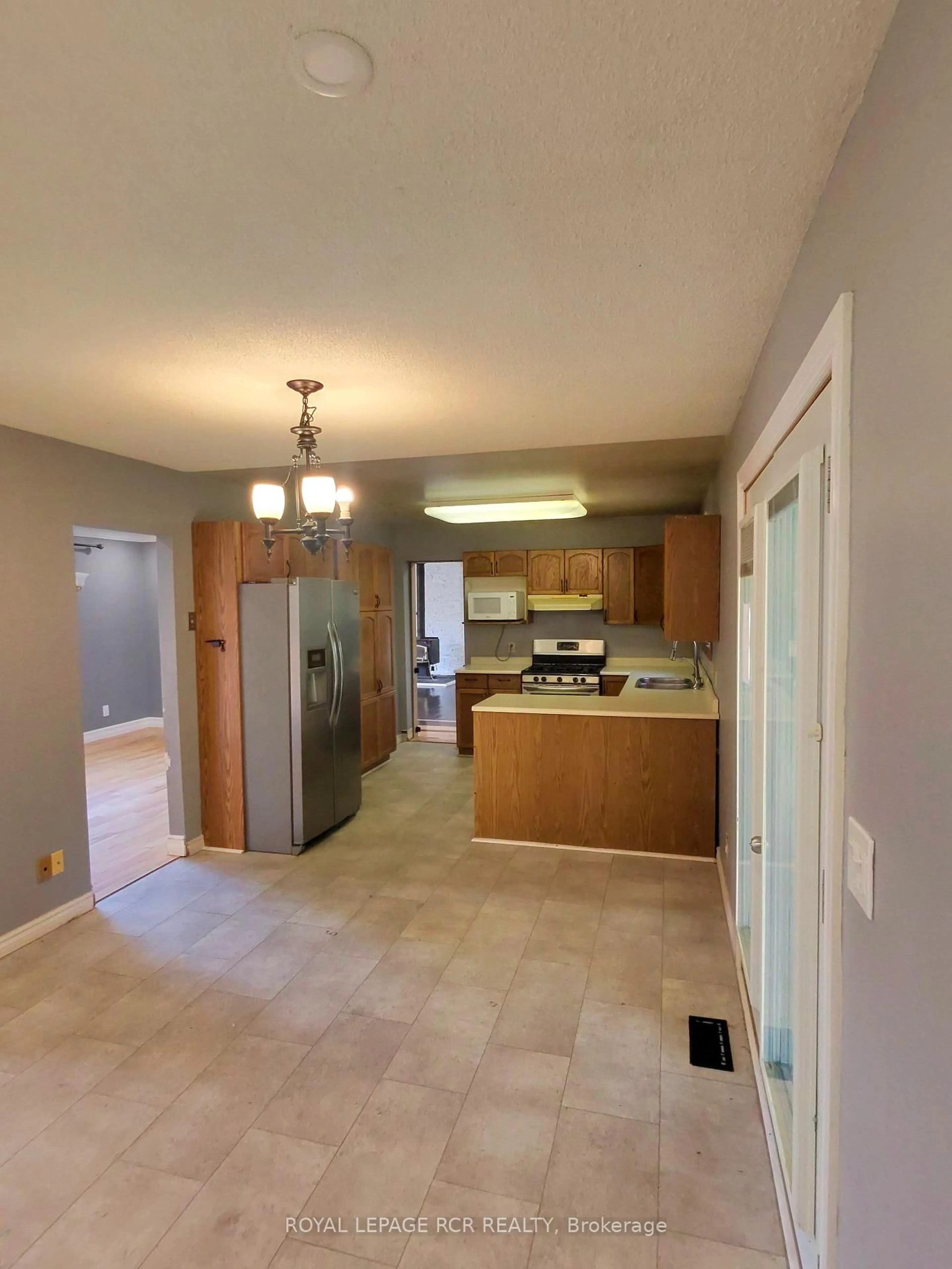 Open concept kitchen, ceramic/tile floor for 5 Church St, Amaranth Ontario L9W 3Z1