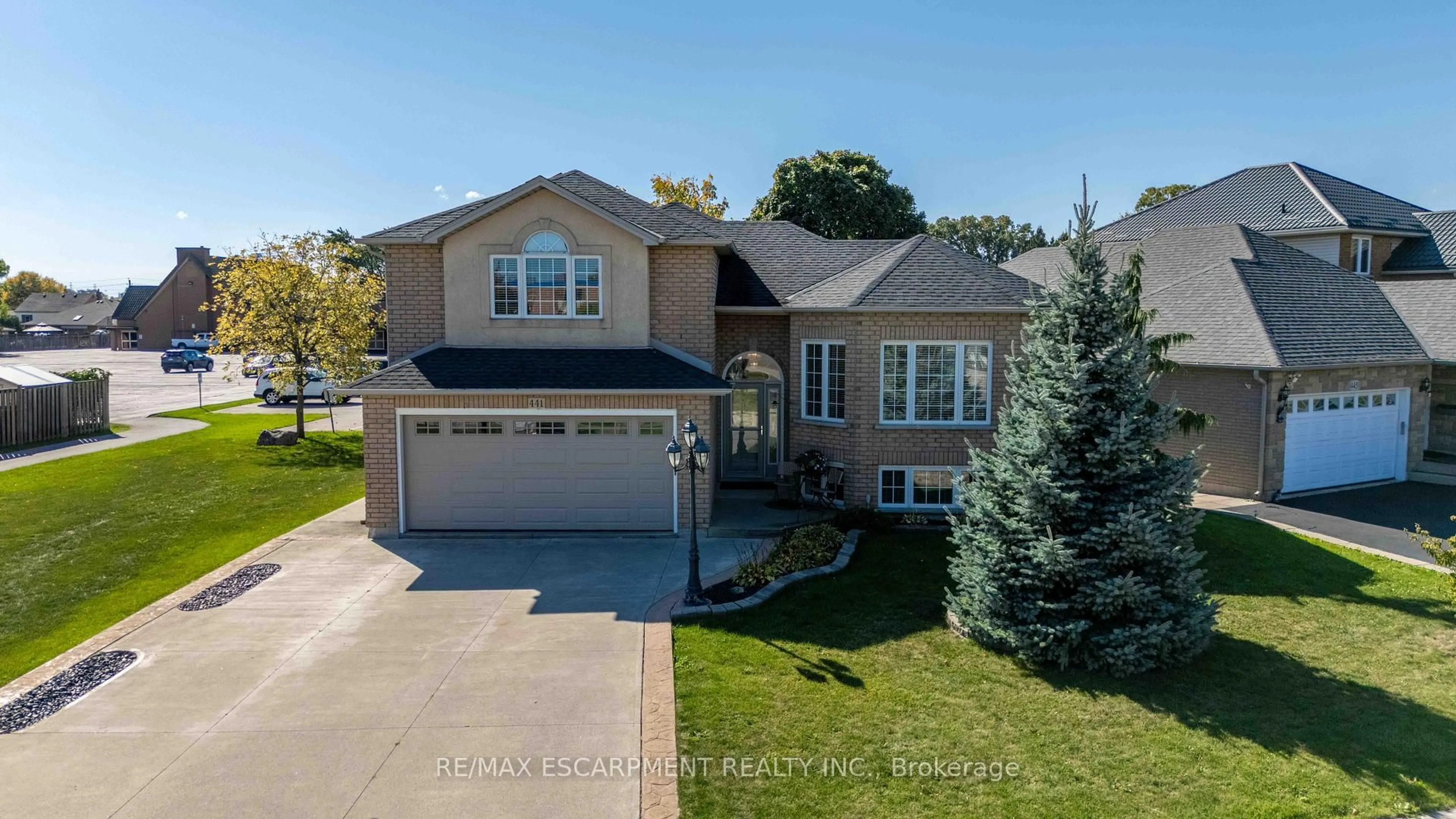 Home with vinyl exterior material, street for 441 Crerar Dr, Hamilton Ontario L9A 5K3