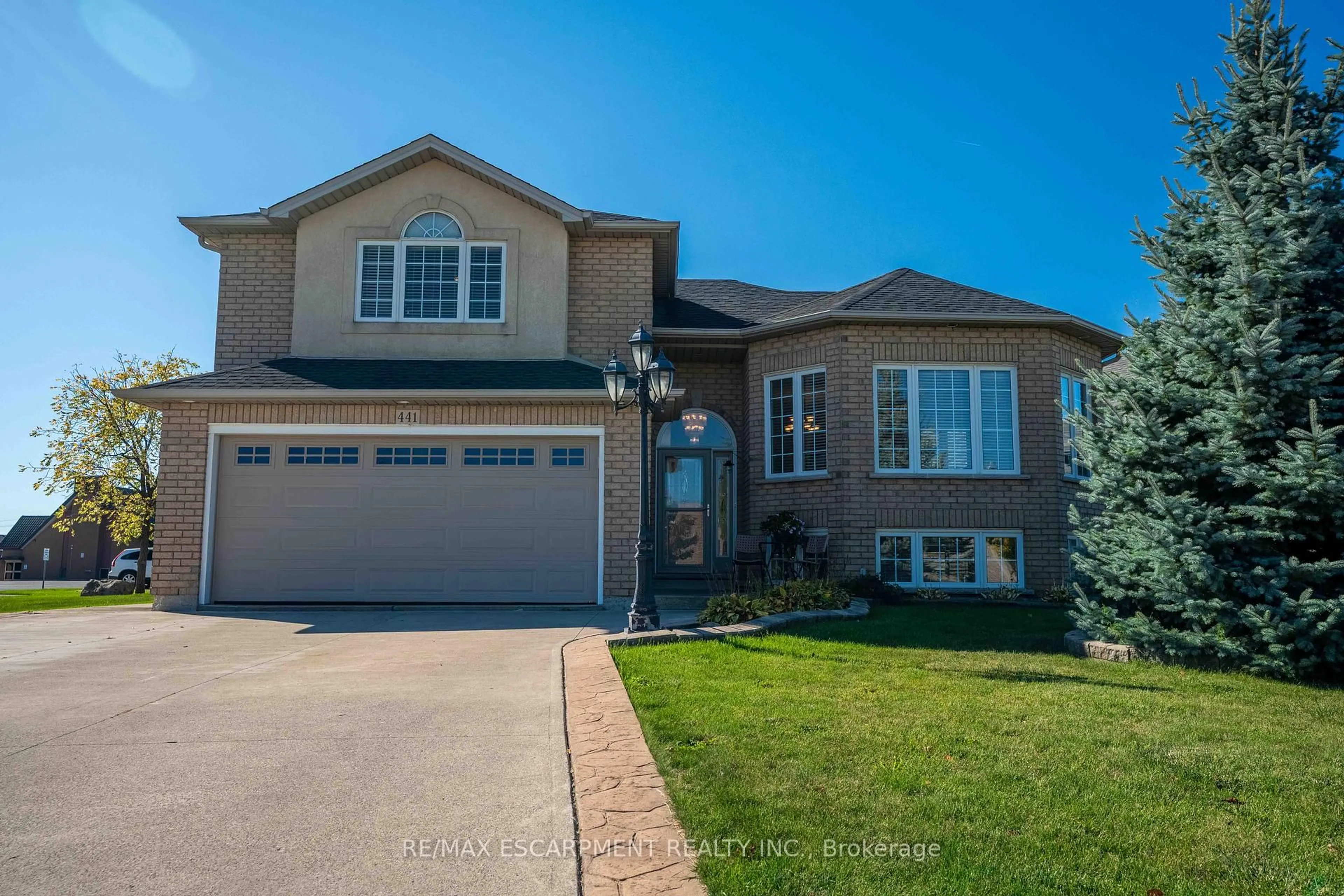 Home with vinyl exterior material, street for 441 Crerar Dr, Hamilton Ontario L9A 5K3