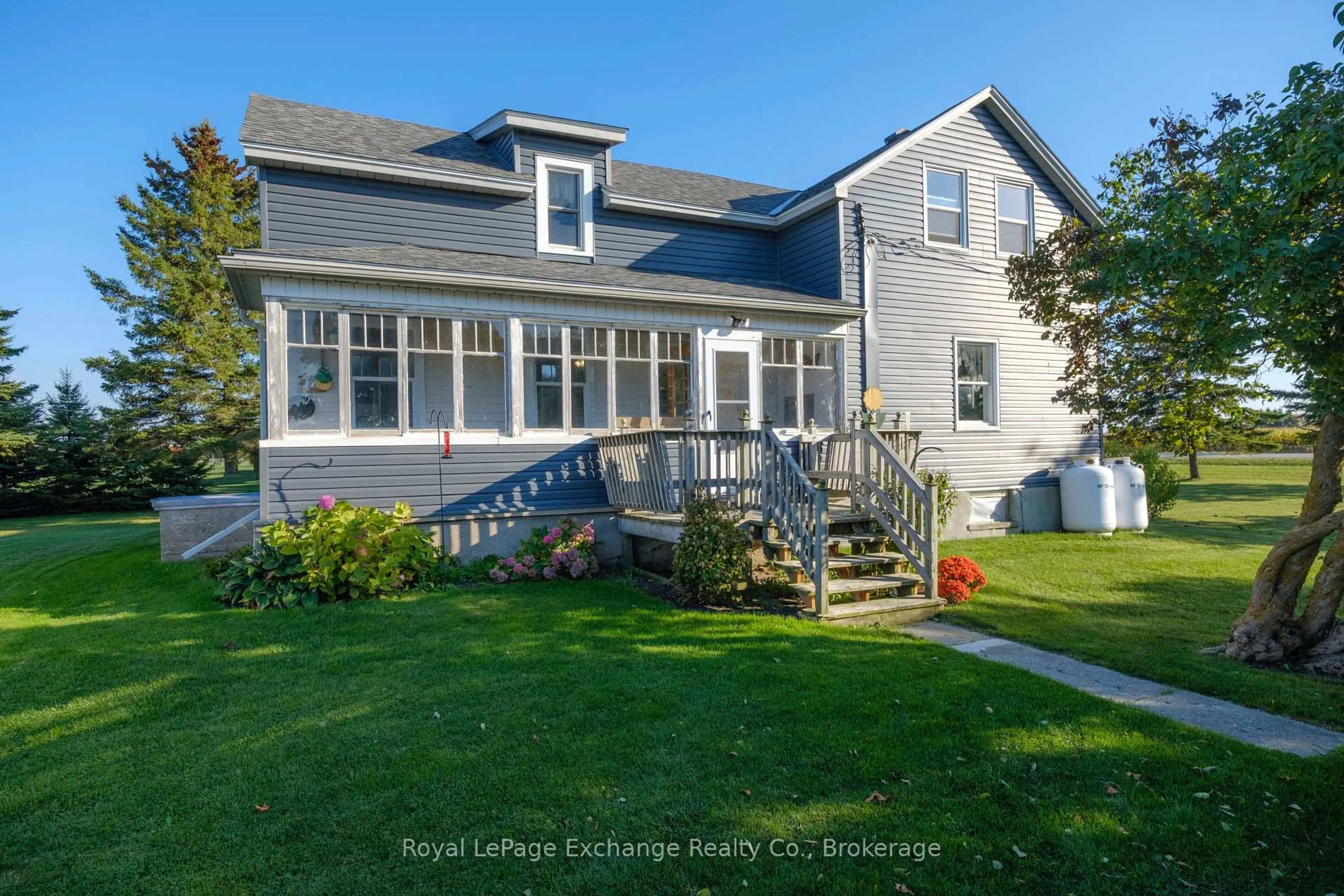 A pic from outside/outdoor area/front of a property/back of a property/a pic from drone, street for 3898 Bruce Rd 6 Rd, Huron-Kinloss Ontario N0G 2R0