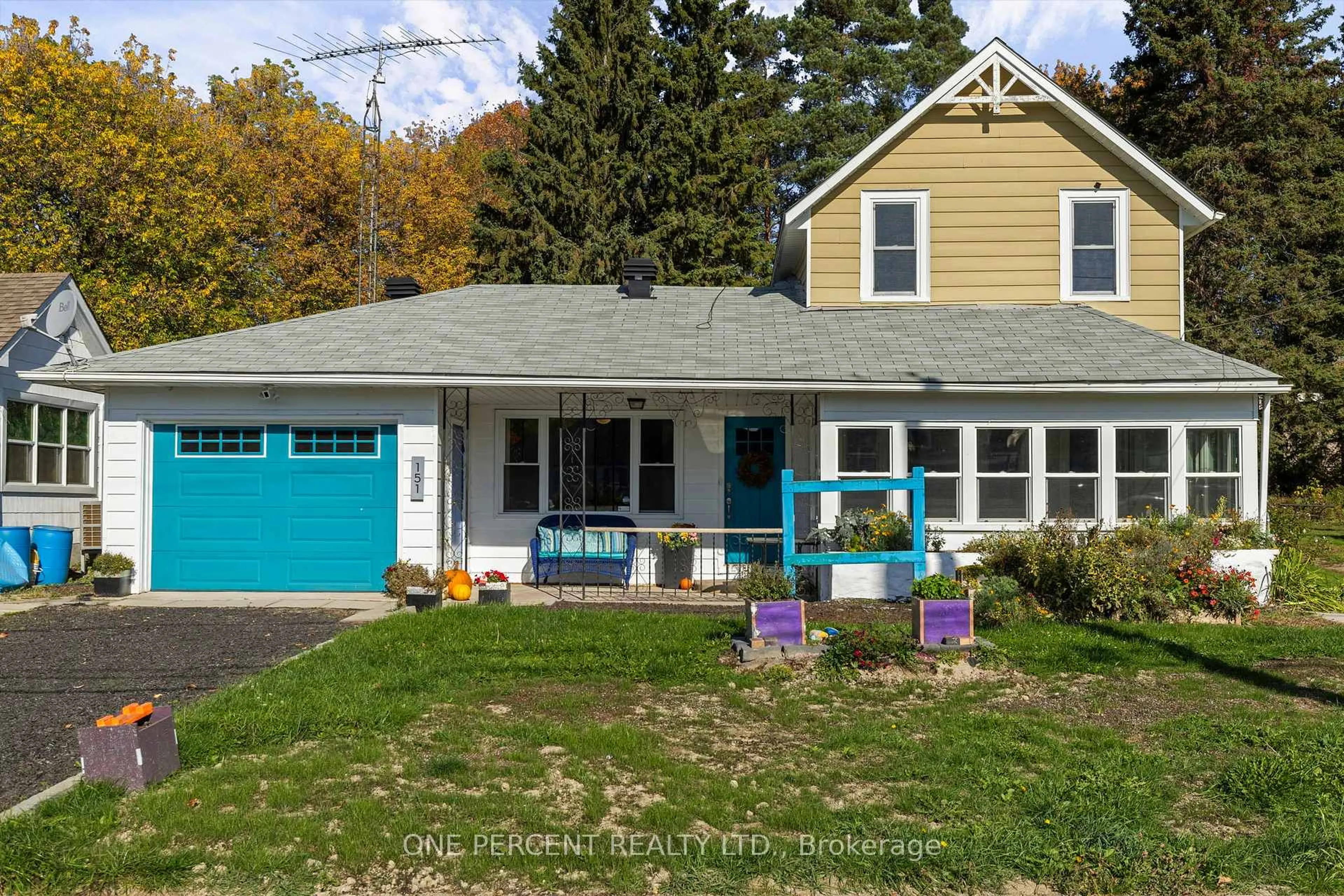 Home with vinyl exterior material, street for 151 HUSTON St, Burk's Falls Ontario P0A 1C0