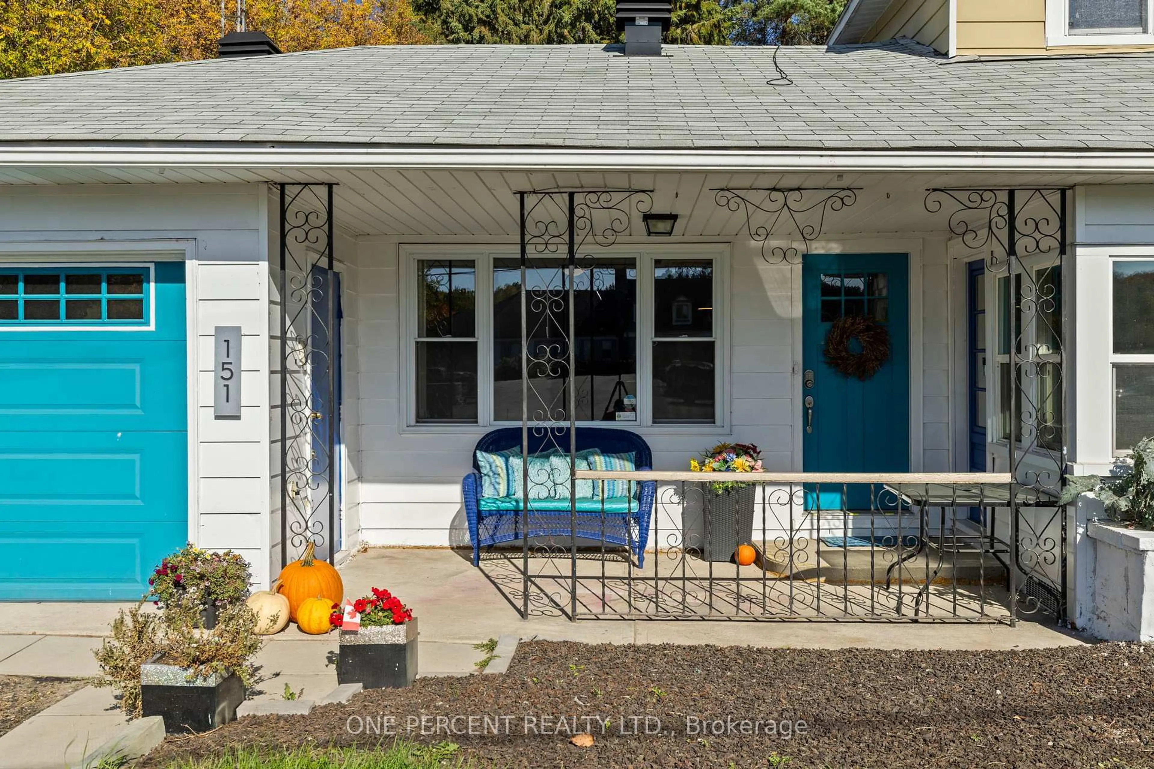 Home with vinyl exterior material, street for 151 HUSTON St, Burk's Falls Ontario P0A 1C0