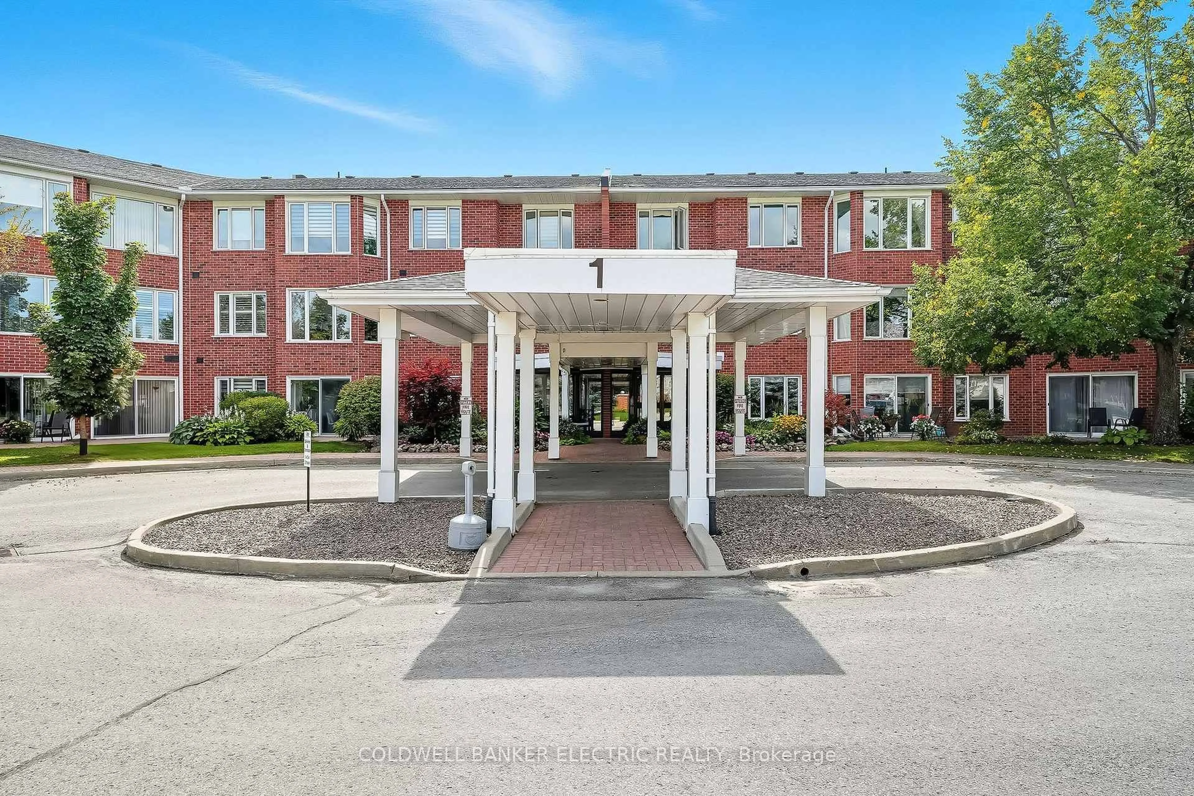 Indoor foyer for 1 Heritage Way #301, Kawartha Lakes Ontario K9V 5P9