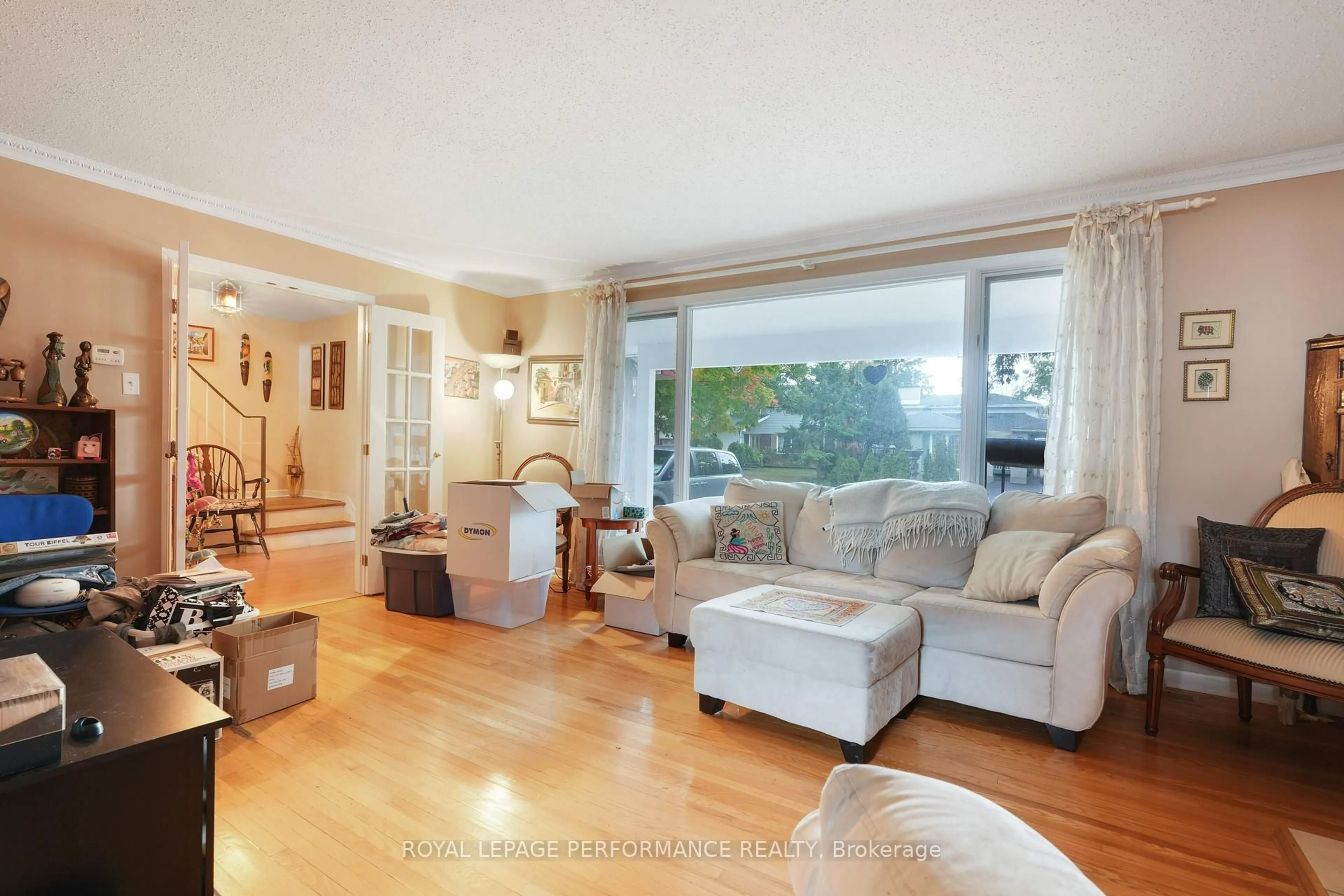 Living room with furniture, unknown for 1273 Anoka St, Ottawa Ontario K1V 6C3