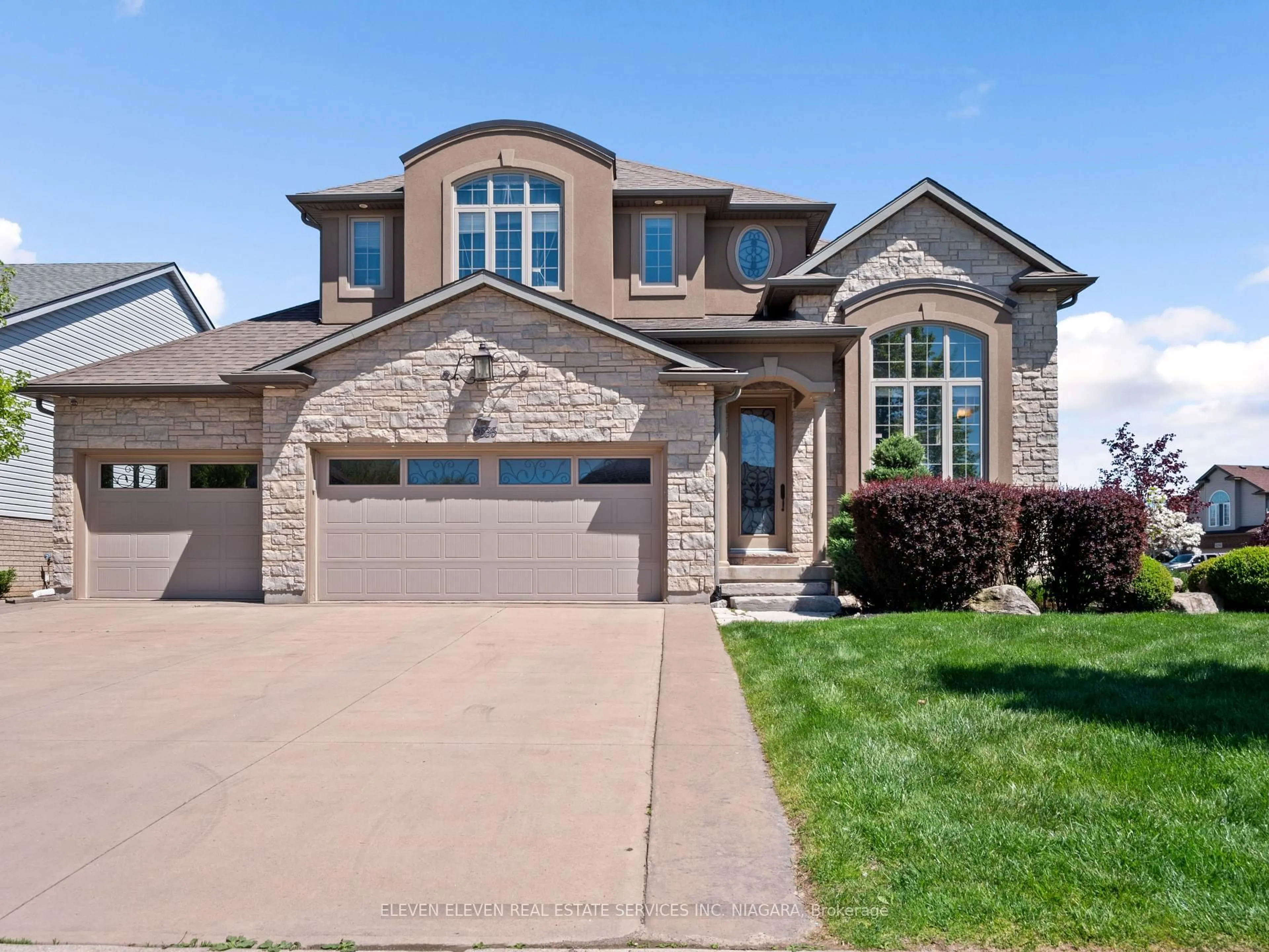 Home with brick exterior material, street for 8535 Forestview Blvd, Niagara Falls Ontario L2H 0B2