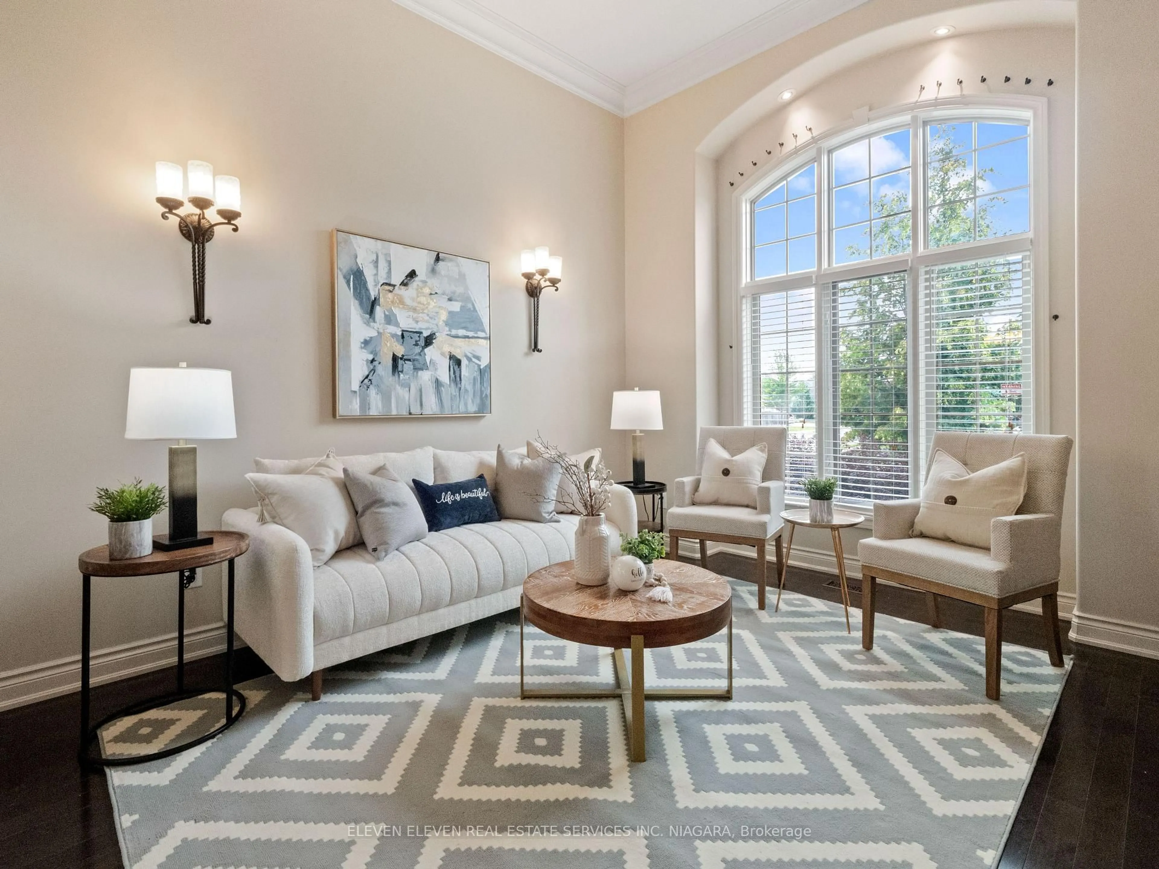 Living room with furniture, carpet floor for 8535 Forestview Blvd, Niagara Falls Ontario L2H 0B2