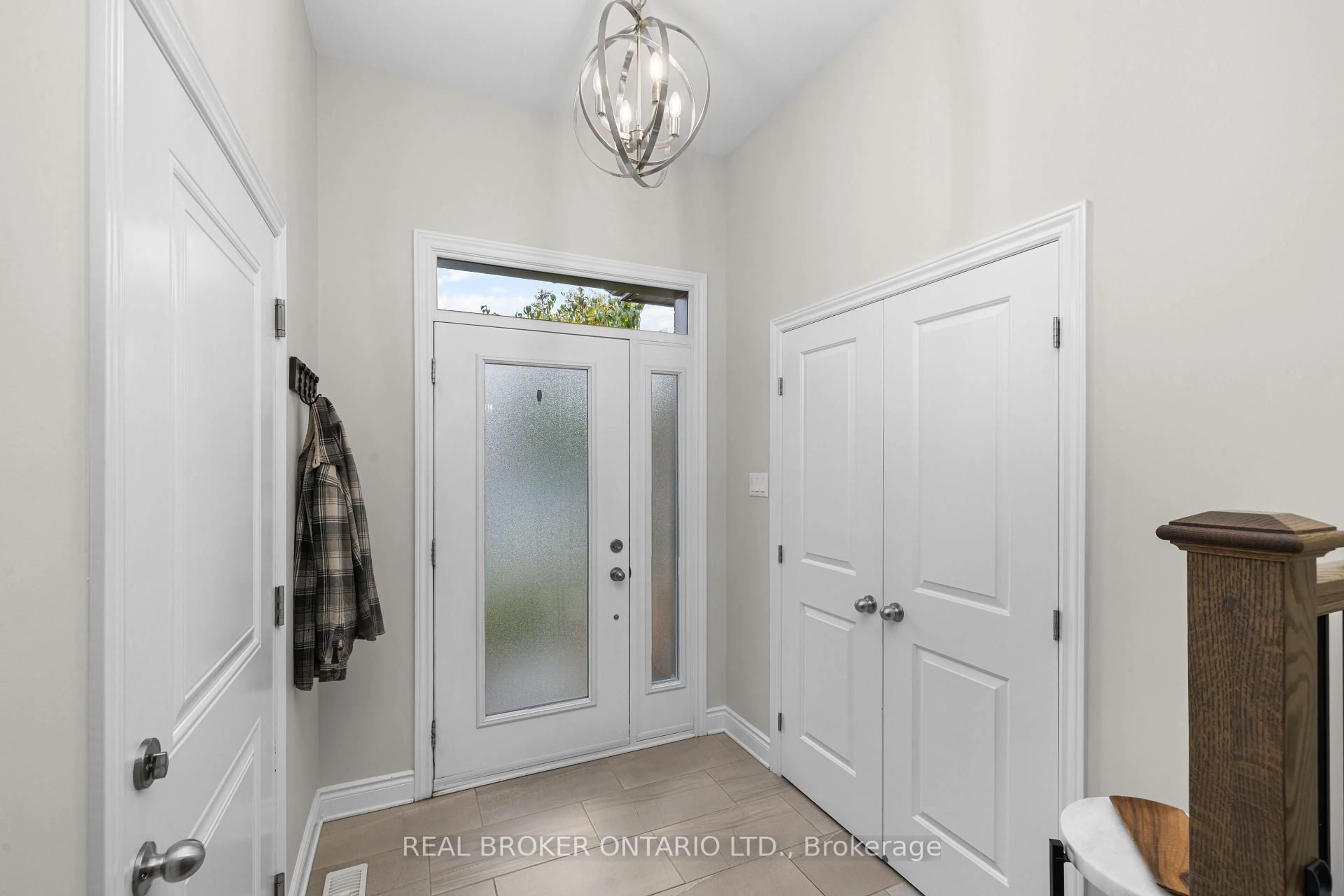 Indoor entryway for 103 Dulmage Cres, Carleton Place Ontario K7C 0E6