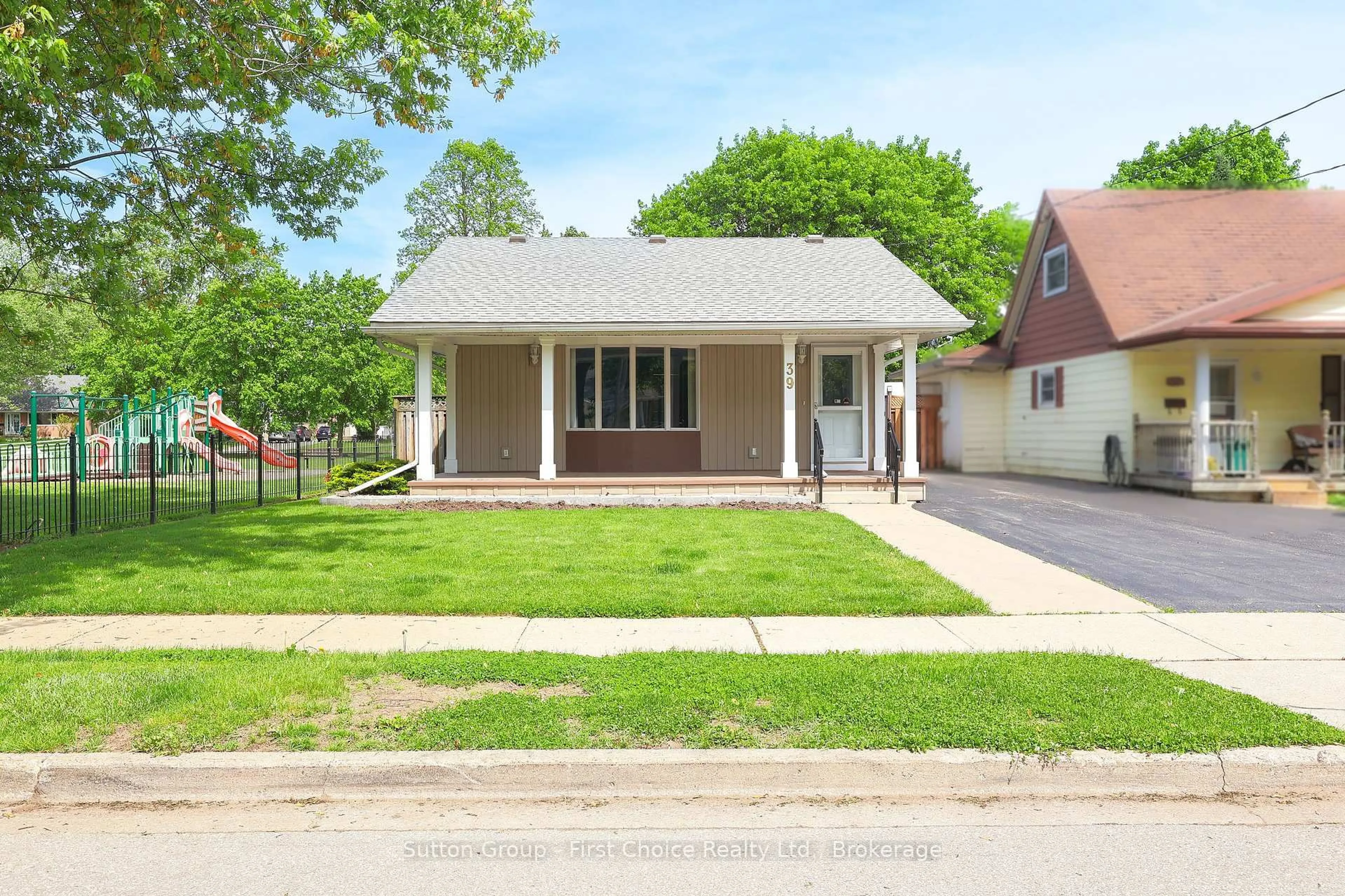 Home with vinyl exterior material, street for 39 Portia Blvd, Stratford Ontario N5A 4V6