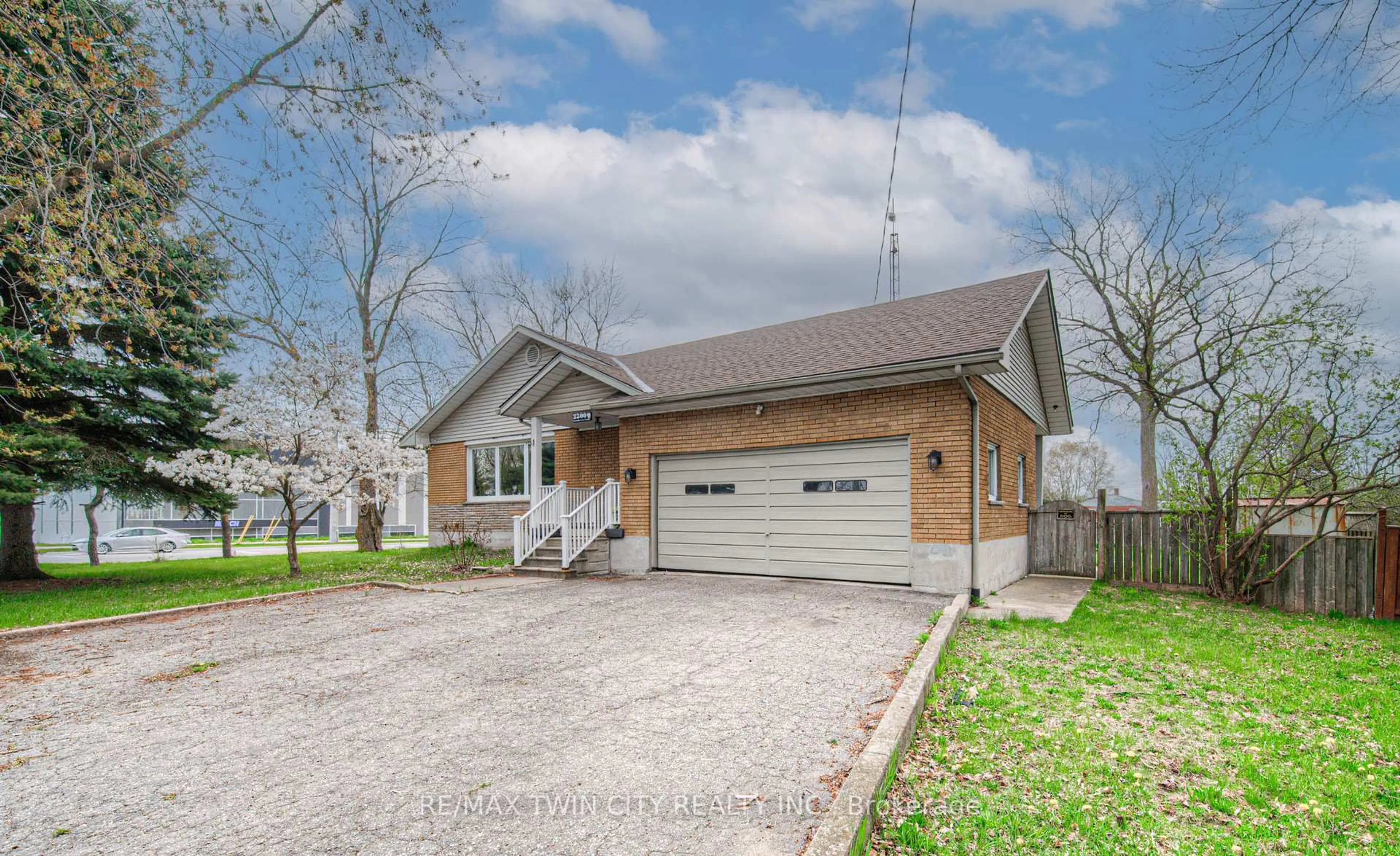 Unknown for 2300 Fountain St, Cambridge Ontario N3H 4R7