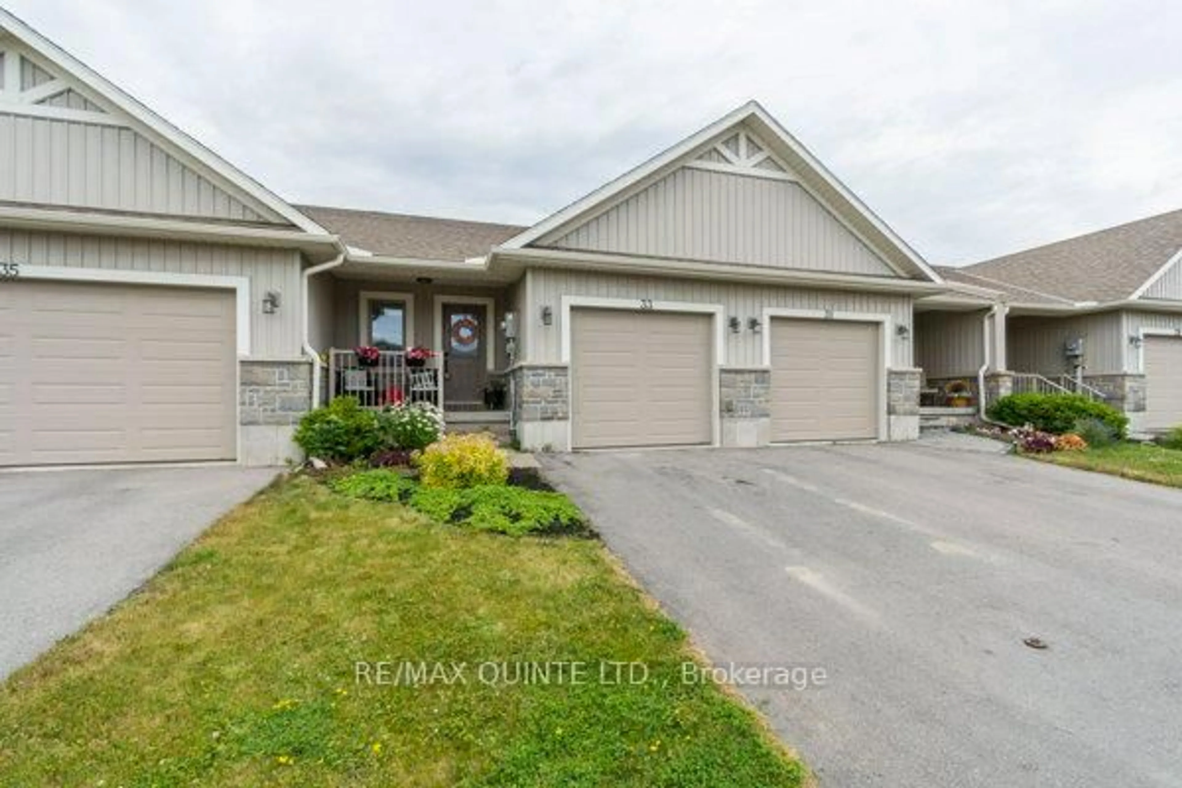Unknown for 33 Chinook St, Belleville Ontario K8P 0C6