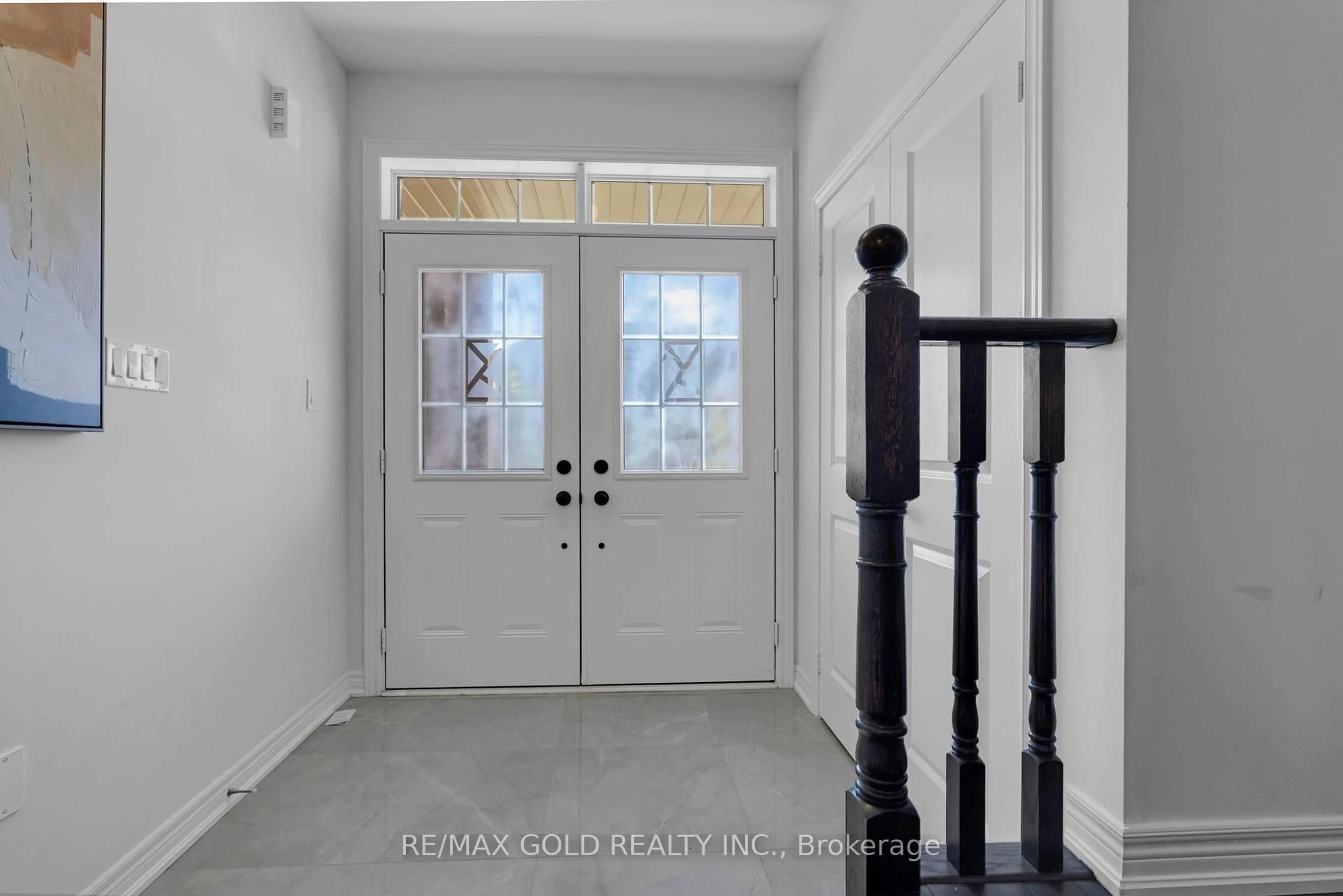Indoor entryway for 200 Limestone Lane, Shelburne Ontario L9V 3Y5