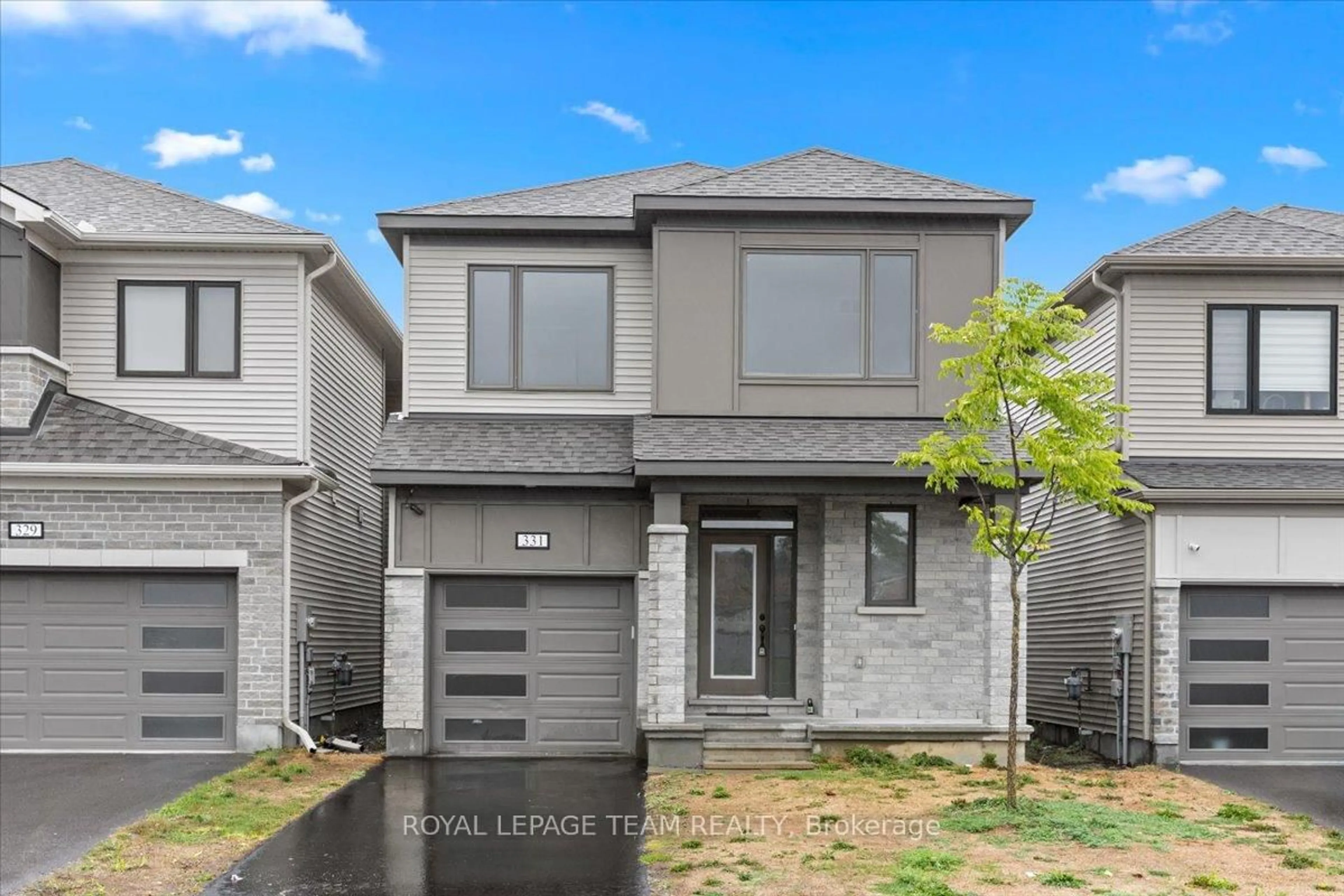 Home with brick exterior material, street for 331 Crossway Terr, Stittsville Ontario K2S 2Z3