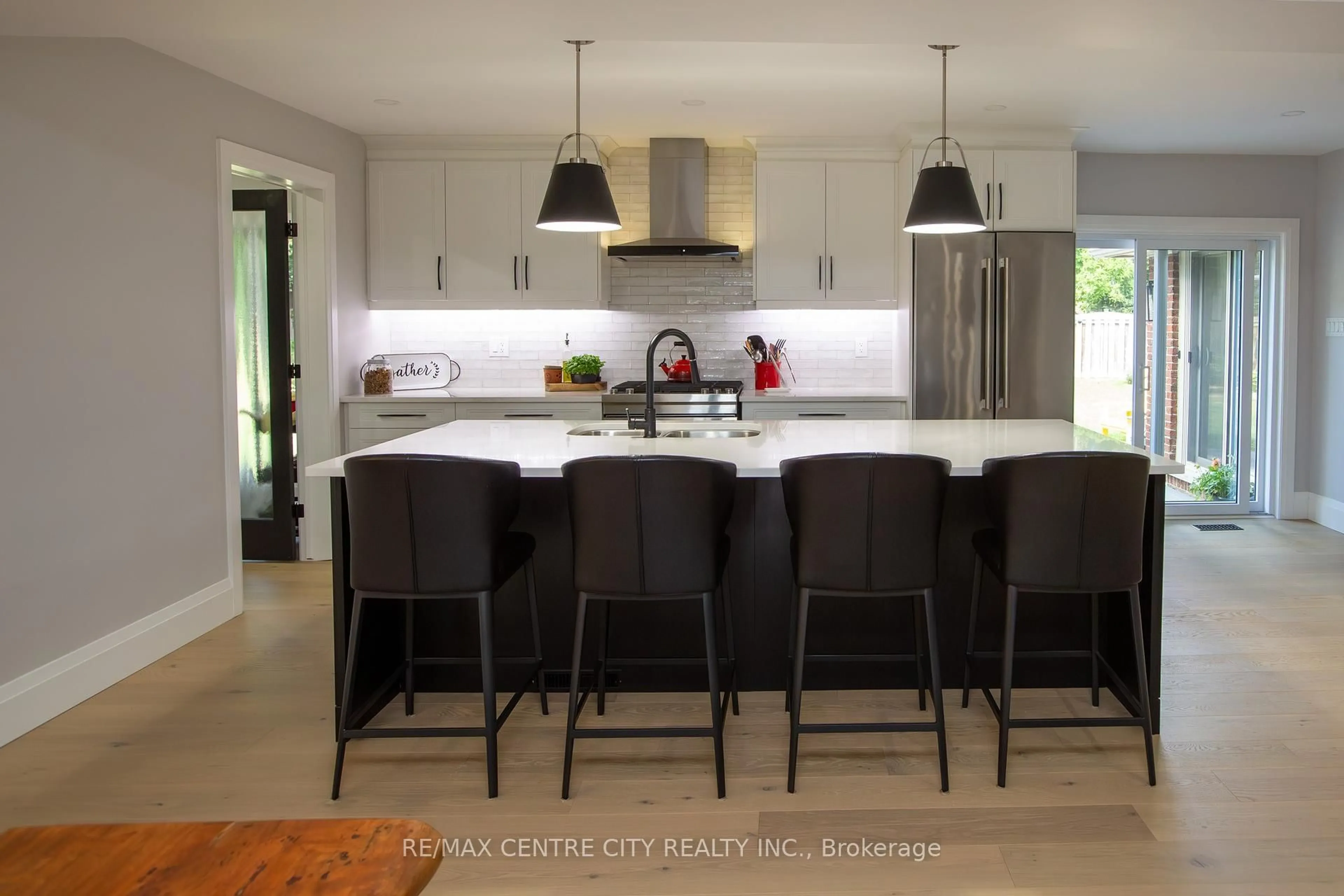 Contemporary kitchen, unknown for 41 Milford Cres, London North Ontario N5X 1A9