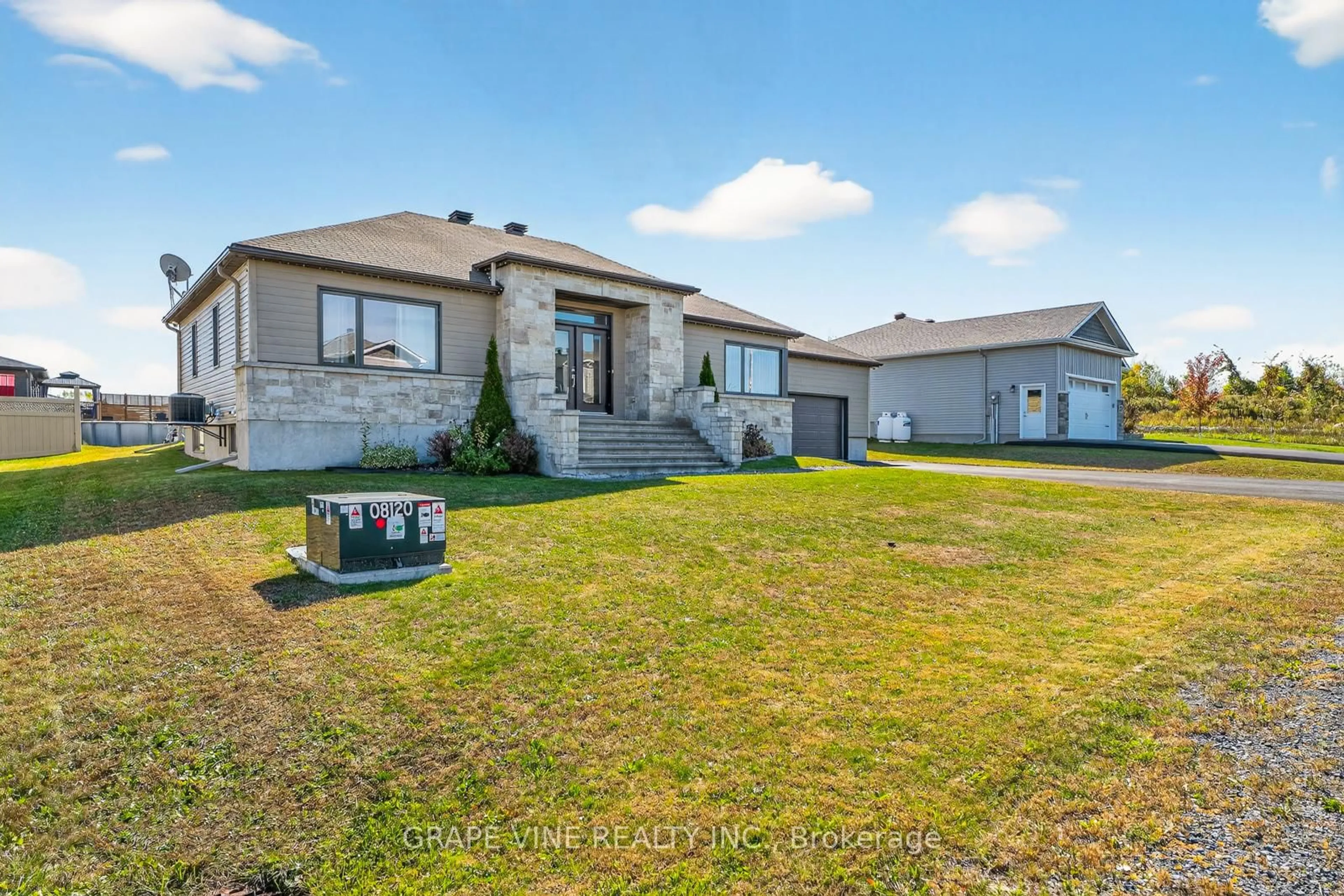 A pic from outside/outdoor area/front of a property/back of a property/a pic from drone, unknown for 18 Calco Cres, North Stormont Ontario K0C 1W0