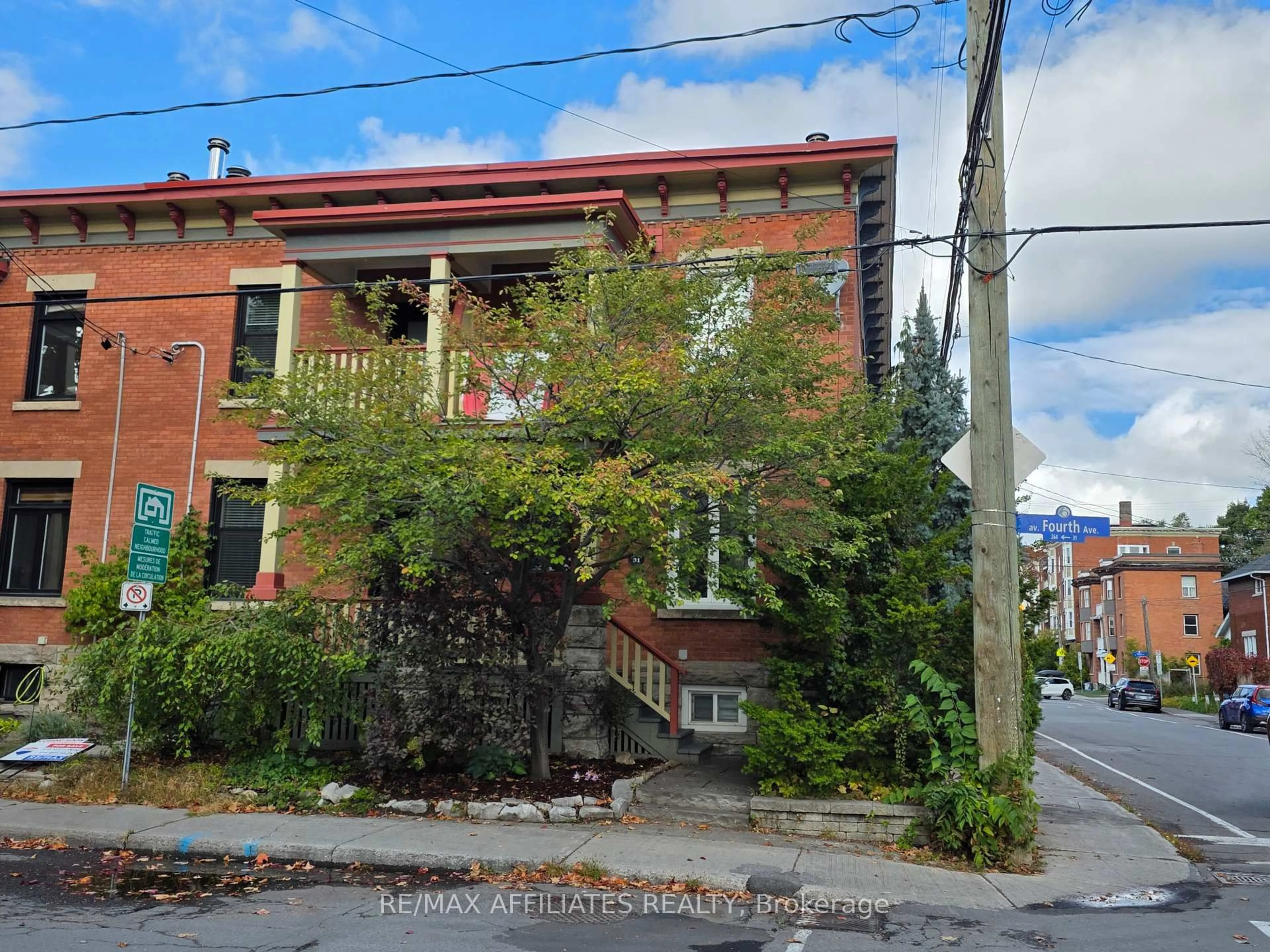 Patio, street for 31 Fourth Ave, Ottawa Ontario K1S 2L1
