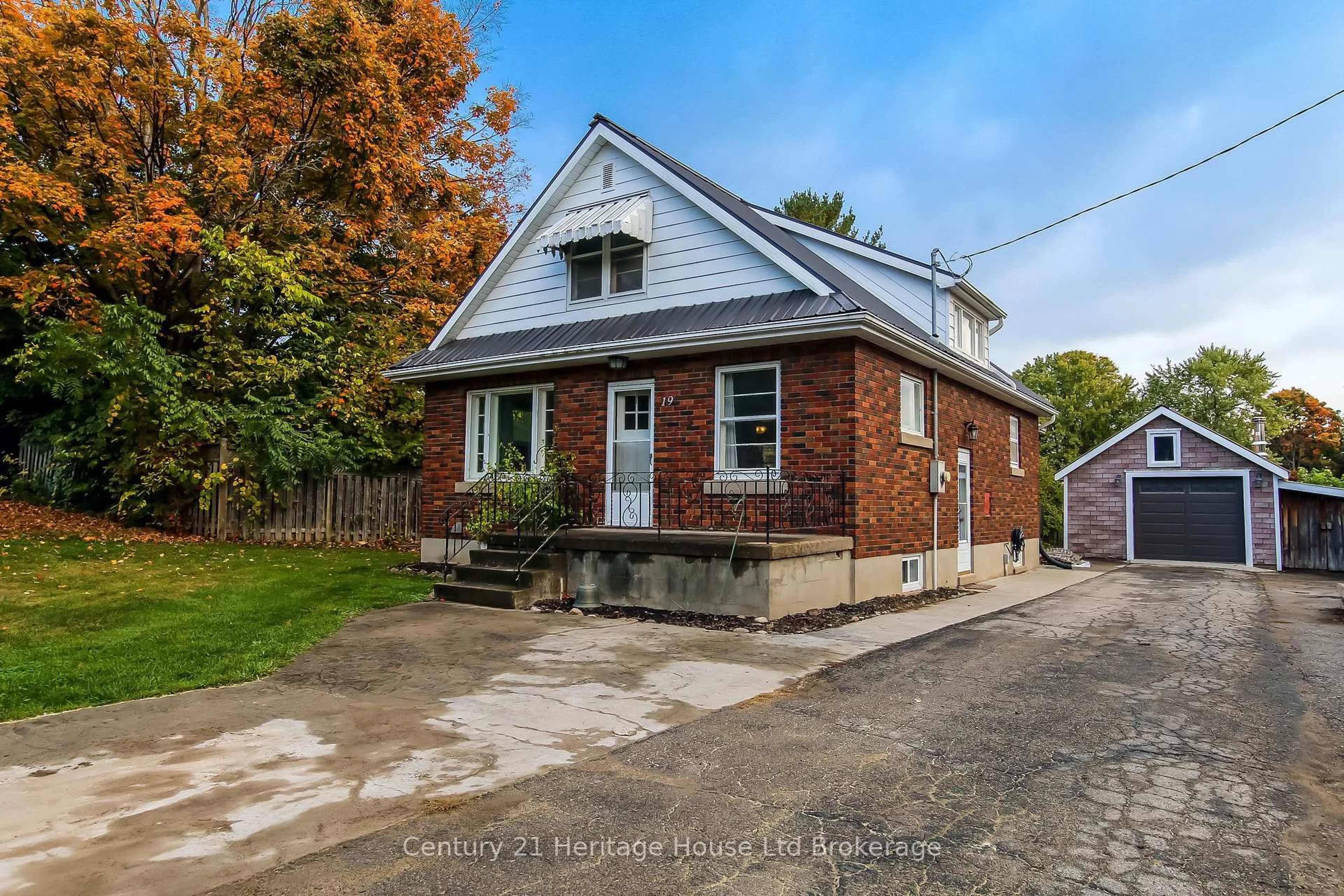 Home with brick exterior material, street for 19 King St, South-West Oxford Ontario N0J 1A0
