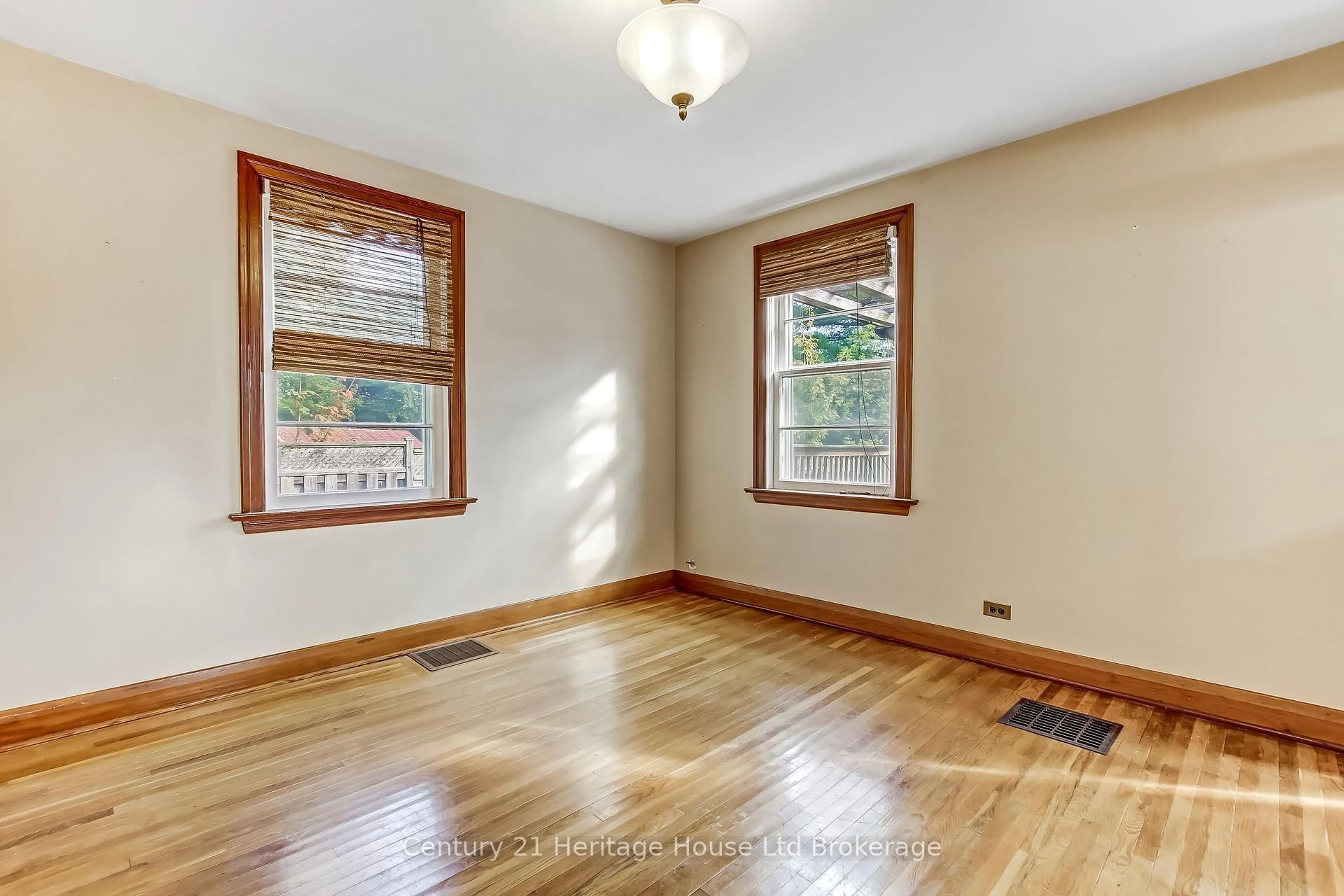 A pic of a room for 19 King St, South-West Oxford Ontario N0J 1A0