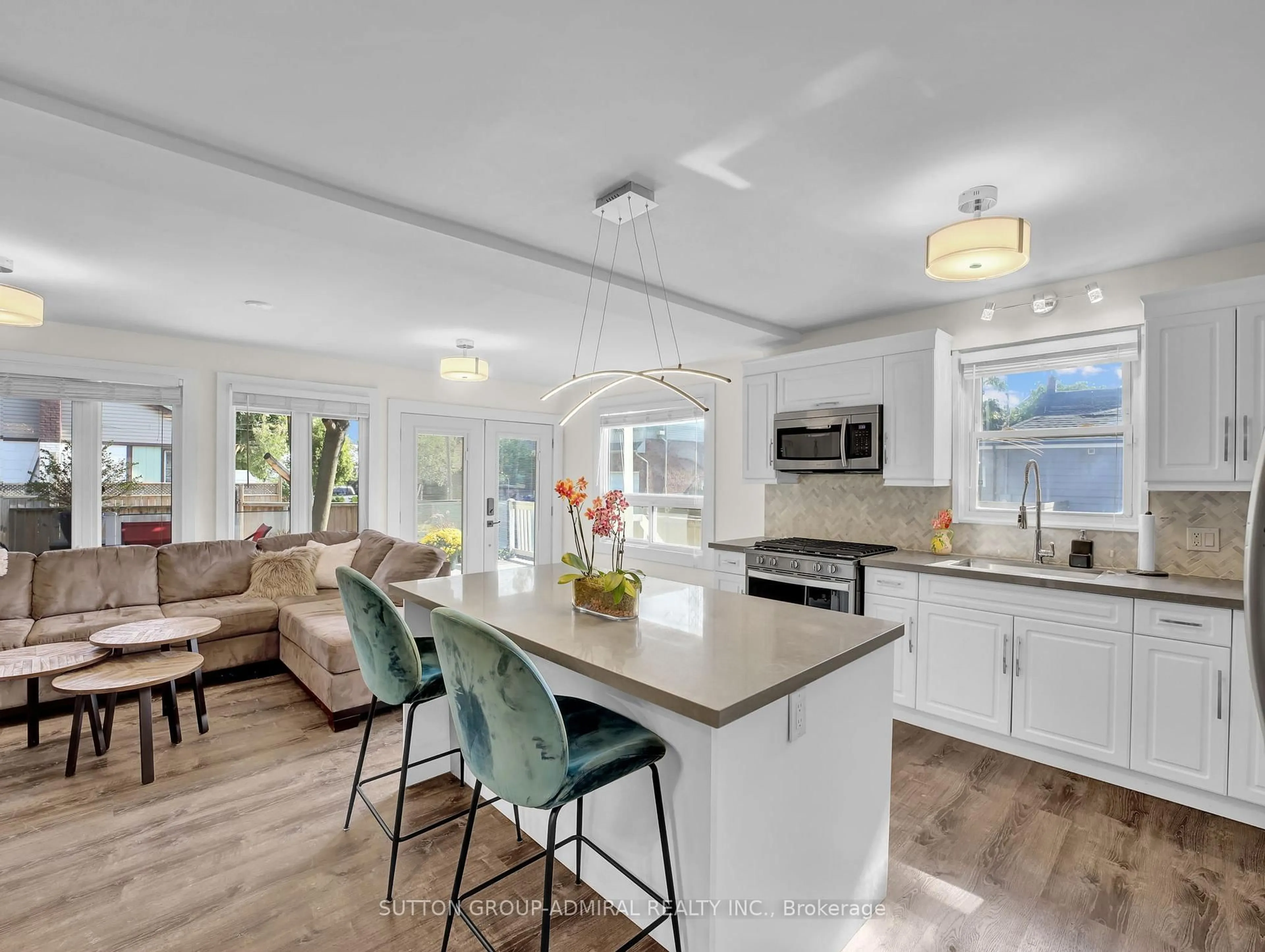 Open concept kitchen, ceramic/tile floor for 365 Beach Blvd, Hamilton Ontario L8H 6W6