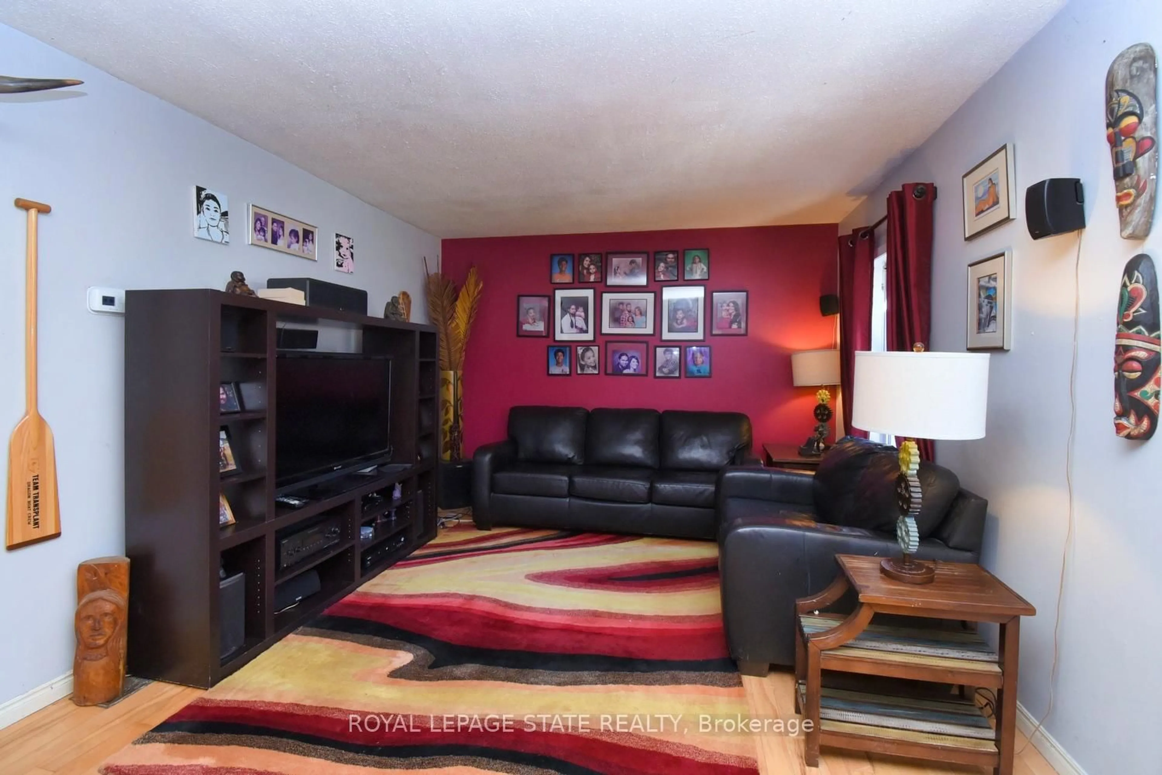 Living room with furniture, unknown for 53 Seventh Ave, Brantford Ontario N3S 1B3