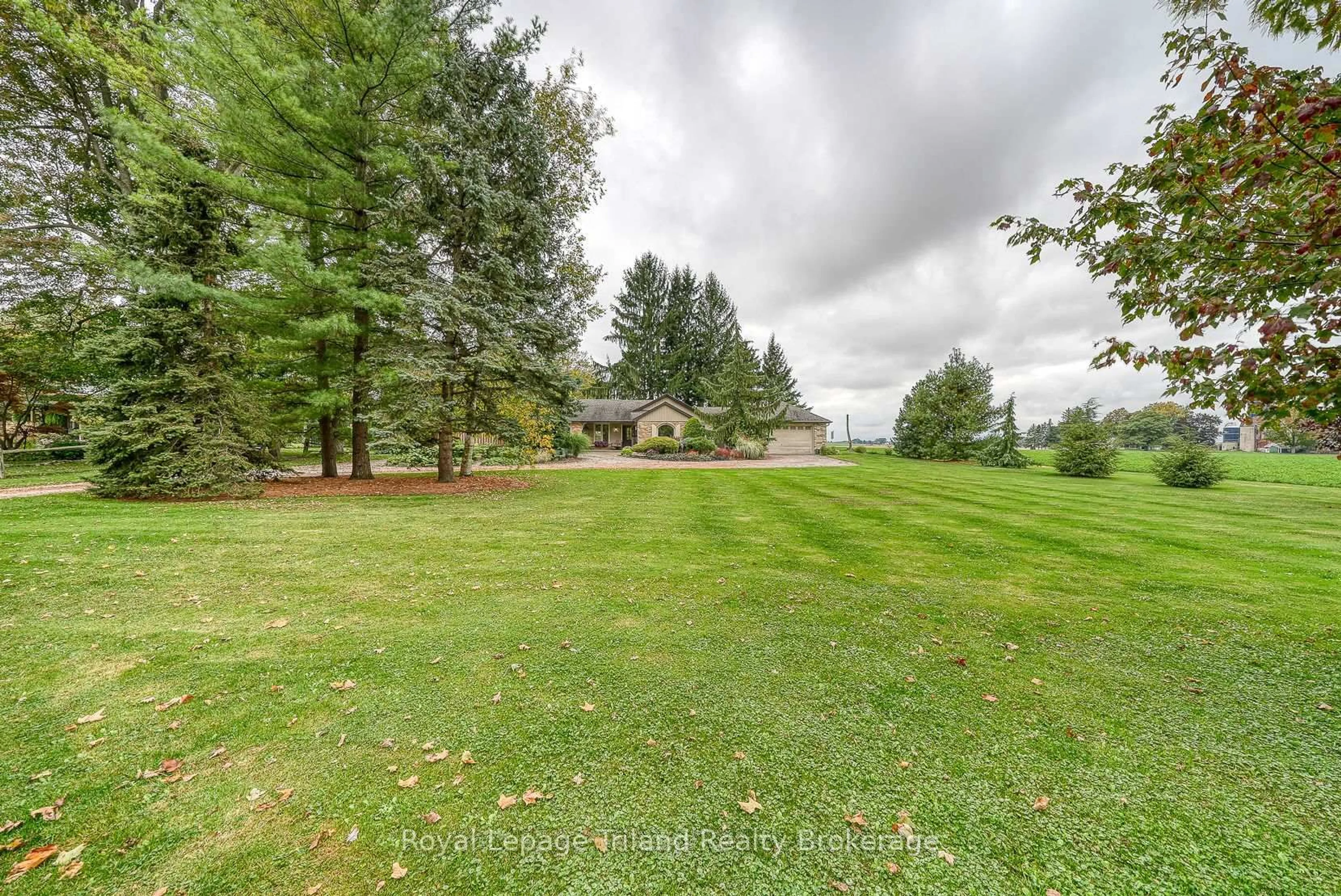 A pic from outside/outdoor area/front of a property/back of a property/a pic from drone, unknown for 655437 15TH Line, East Zorra-Tavistock Ontario N4S 7W2