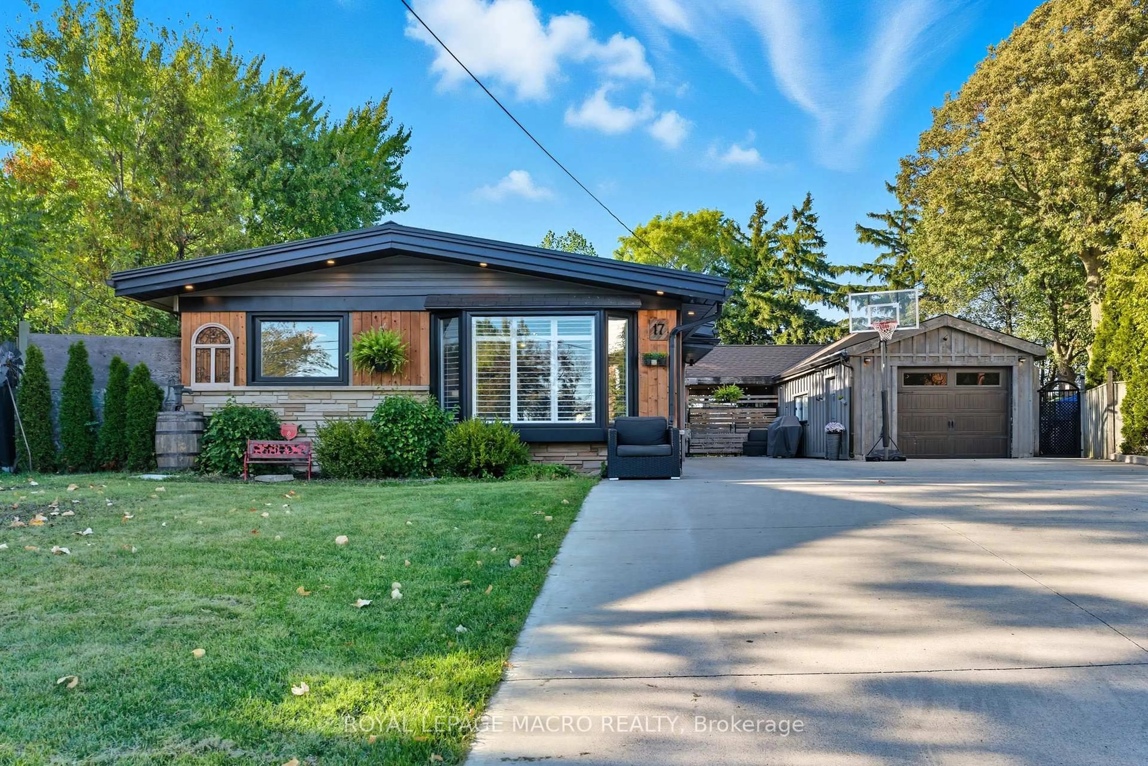 Home with vinyl exterior material, street for 17 Carmen Ave, Hamilton Ontario L8V 2H5