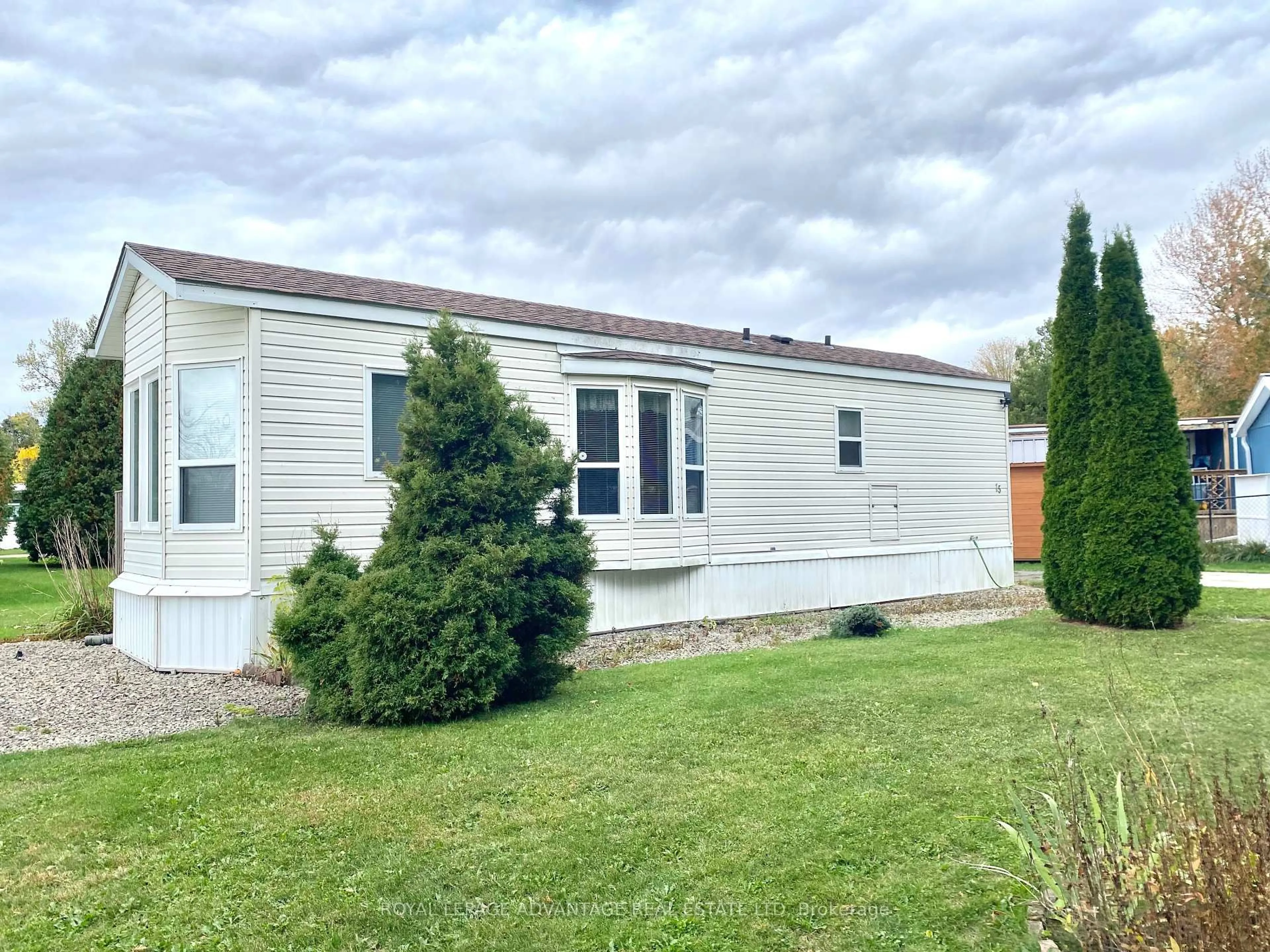 Home with vinyl exterior material, unknown for 15 Saddle Ave, Rideau Lakes Ontario K7A 4S5