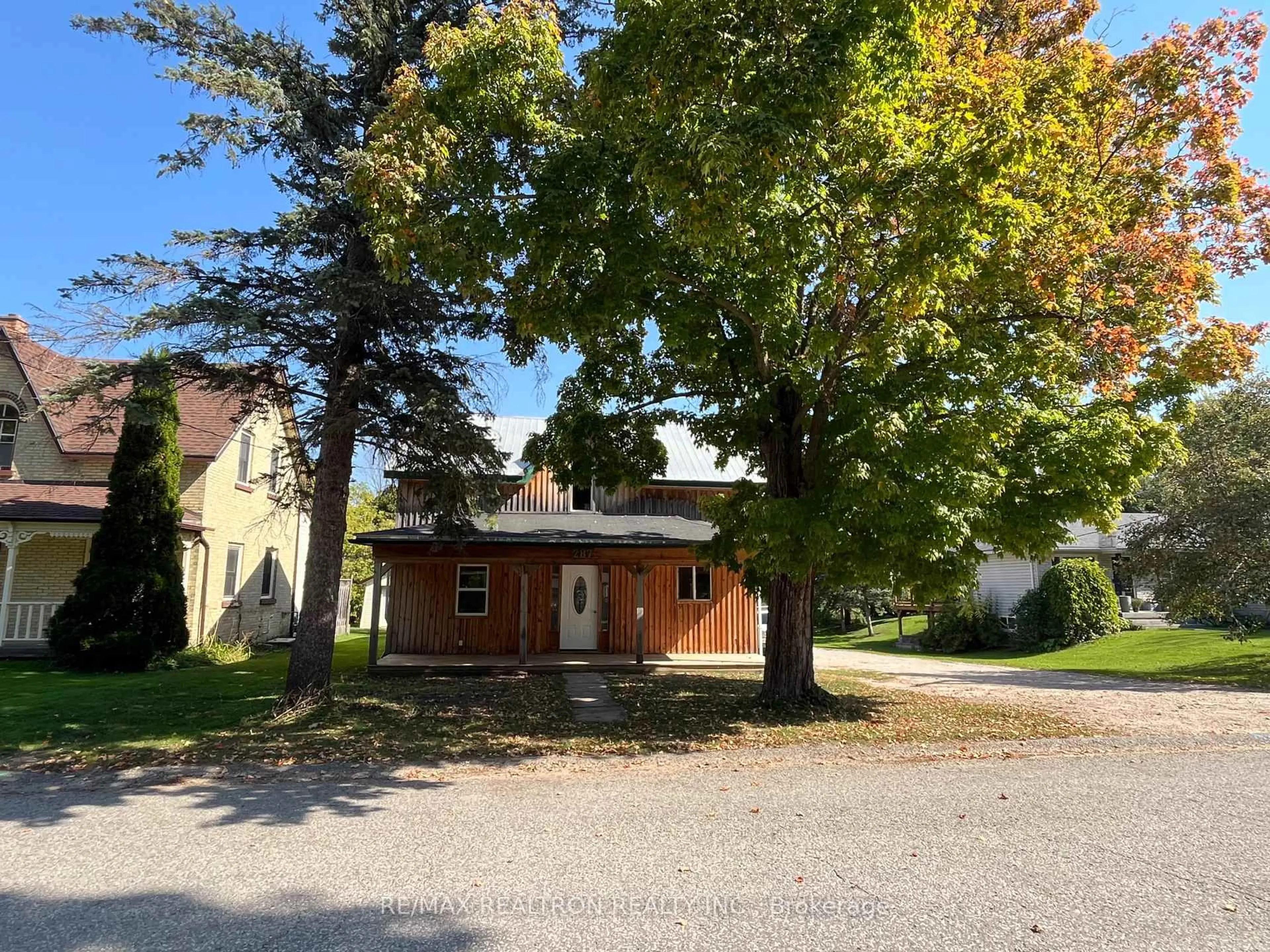 A pic from outside/outdoor area/front of a property/back of a property/a pic from drone, street for 287 Victoria St, Arran-Elderslie Ontario N0G 2N0