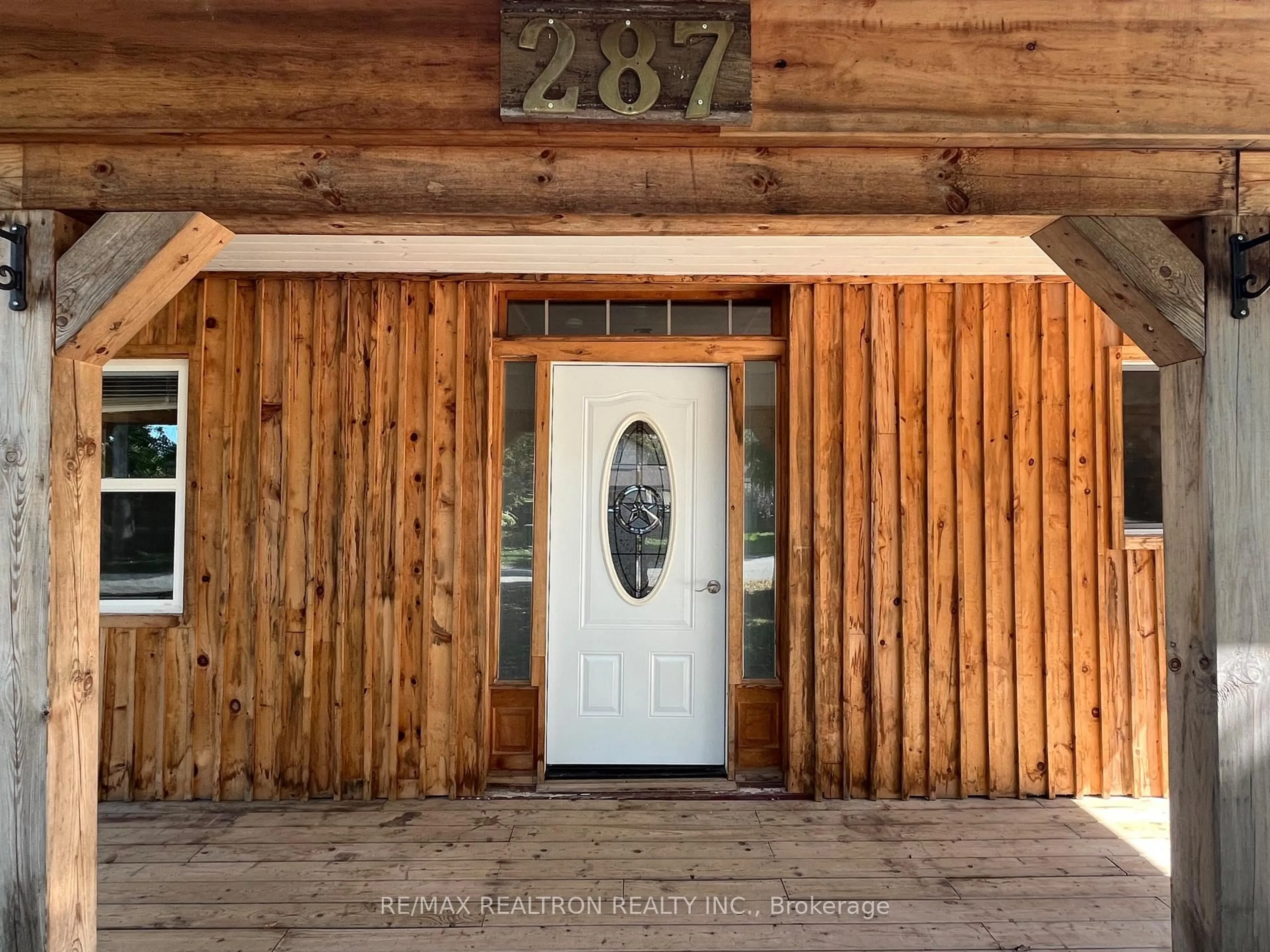 Indoor entryway for 287 Victoria St, Arran-Elderslie Ontario N0G 2N0