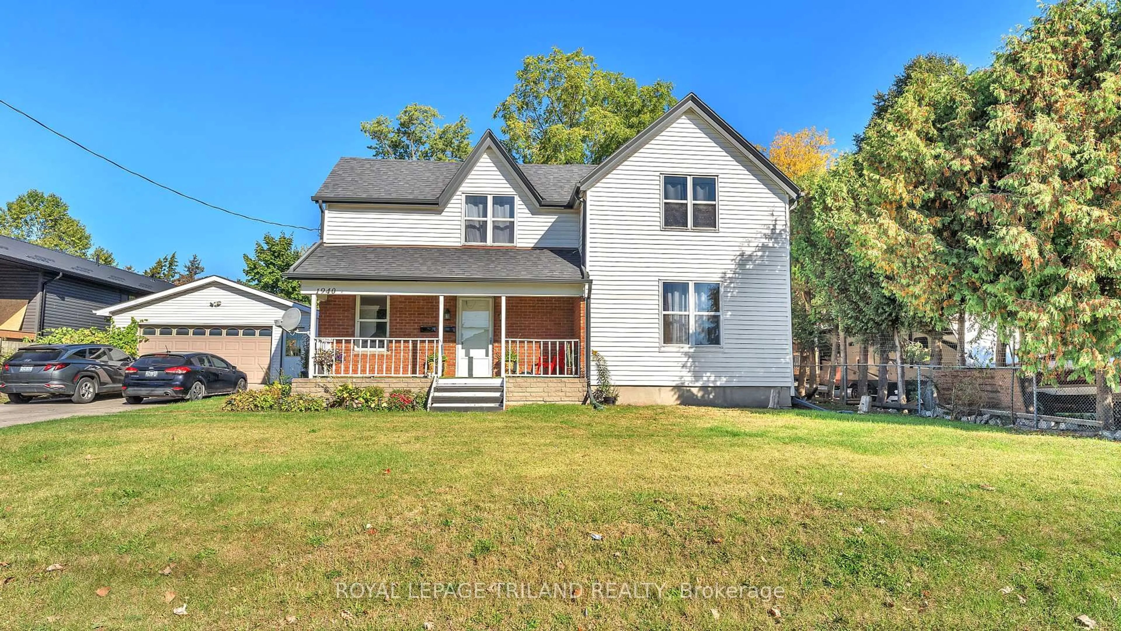 Home with vinyl exterior material, street for 1940 Trafalgar St, London East Ontario N5V 1A2