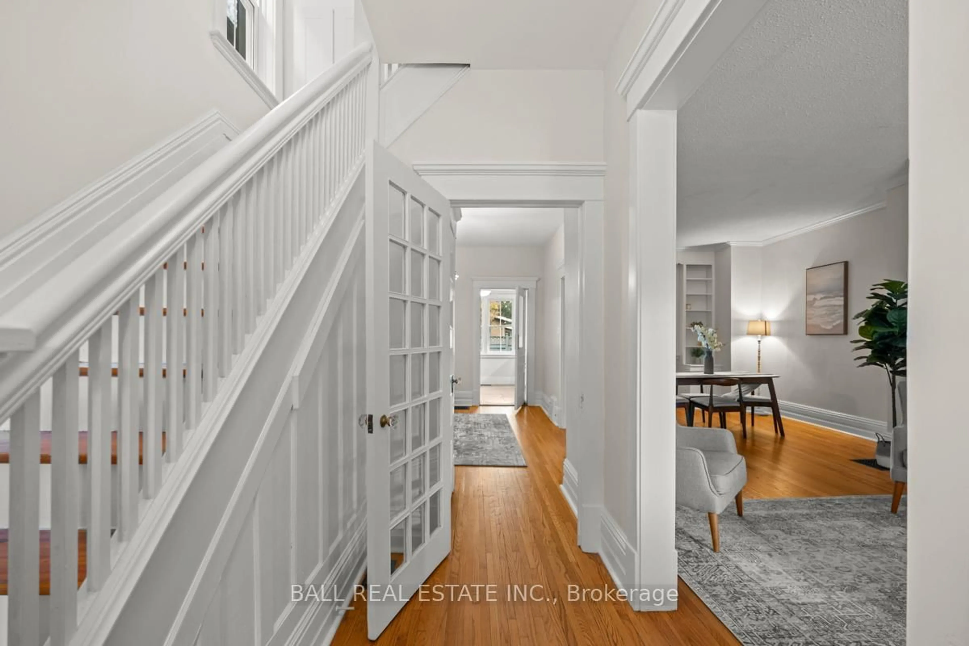 Indoor entryway for 597 Gilmour St, Peterborough Ontario K9H 2K3